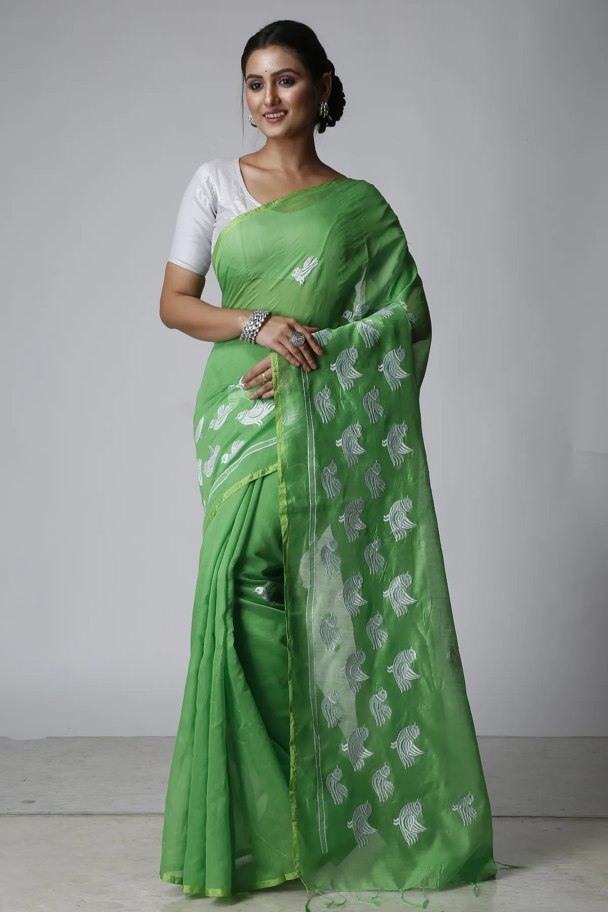 DipDiya Blended Cotton Green Thulasi Threads of Tradition Handloom Sarees