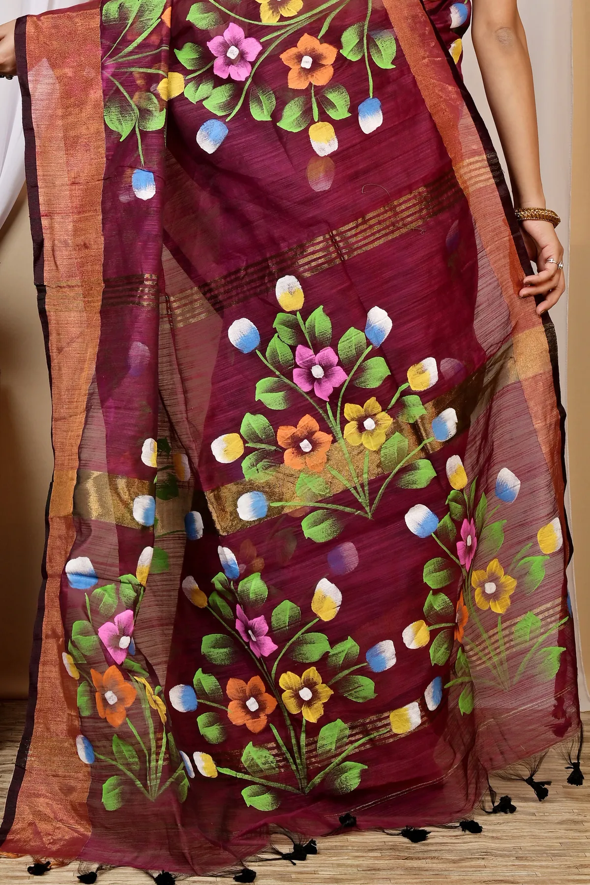 DipDiya Blended Cotton Maroon Anito Timeless Elegance Hand Painted Sarees