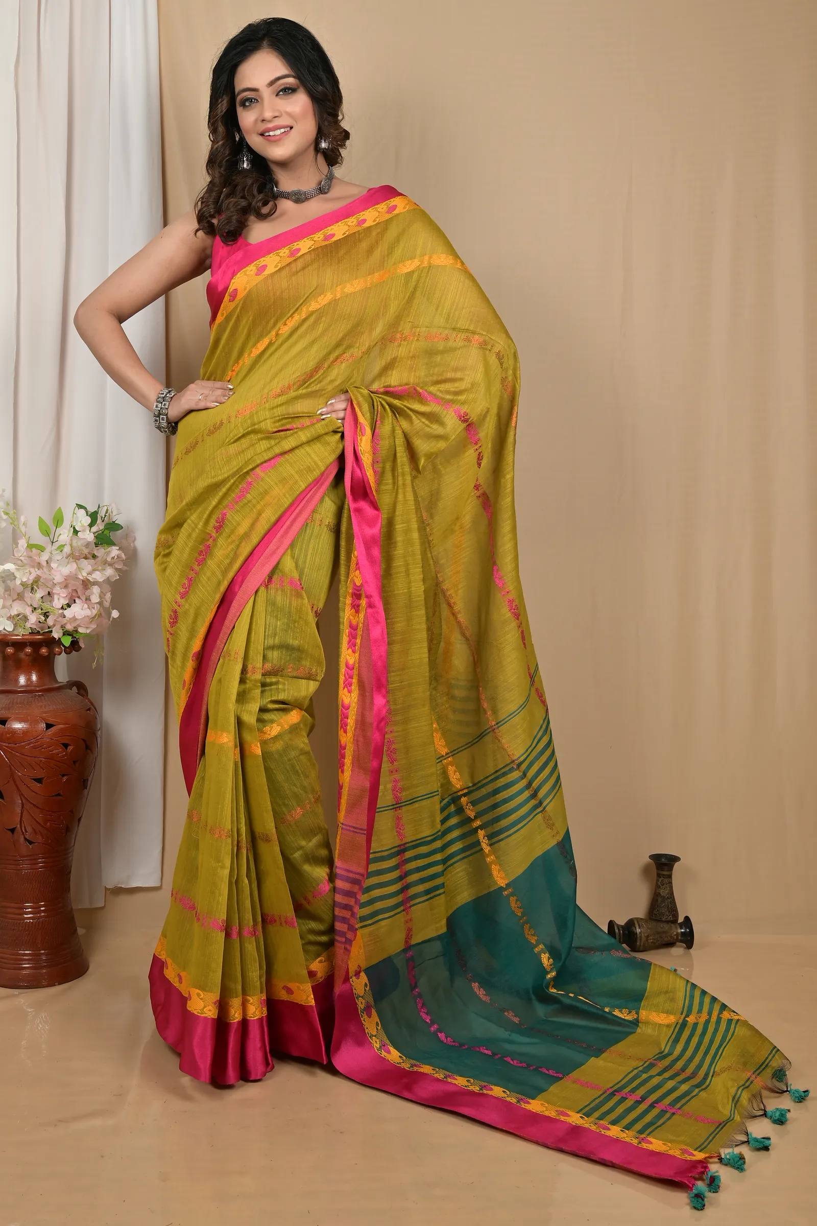 DipDiya Blended Cotton Mehendi Green Achsit Wrapped in Heritage Handloom Sarees
