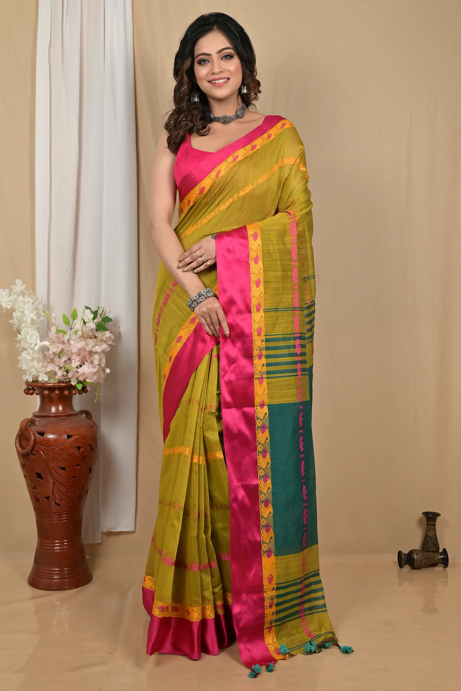 DipDiya Blended Cotton Mehendi Green Achsit Wrapped in Heritage Handloom Sarees