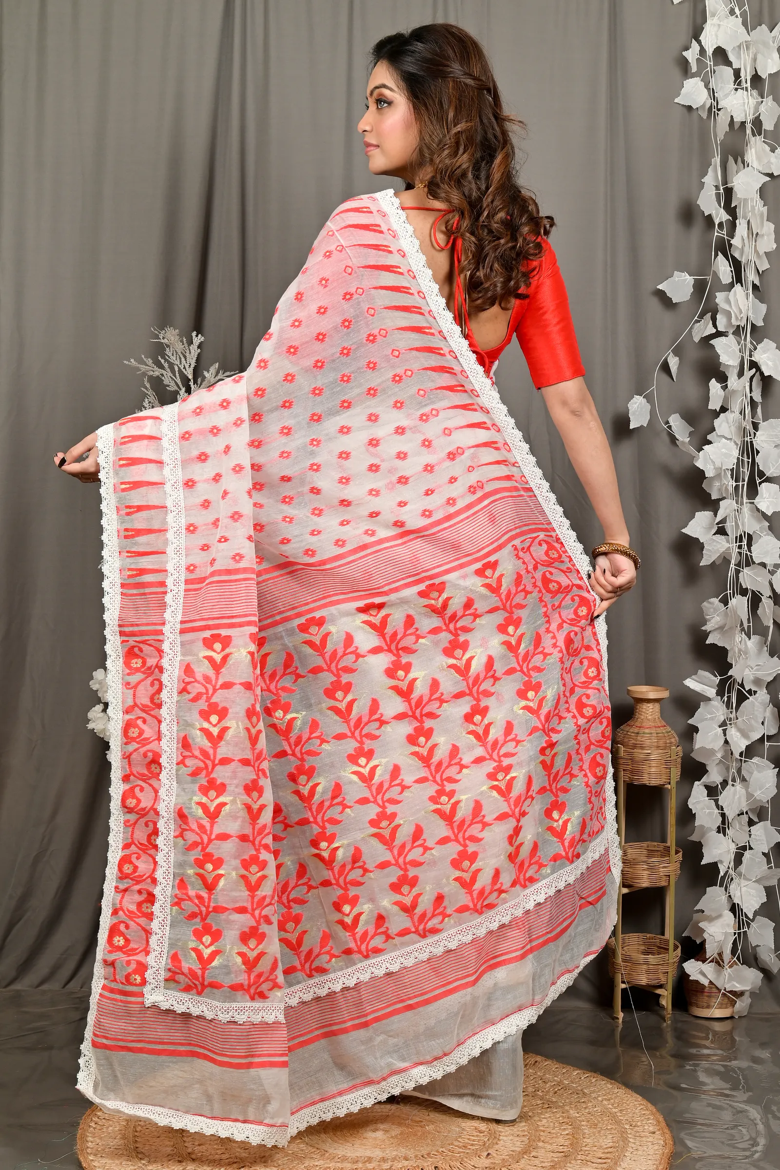 DipDiya Blended Cotton Off-White Red Fipui Artisan Crafted Jamdani Sarees
