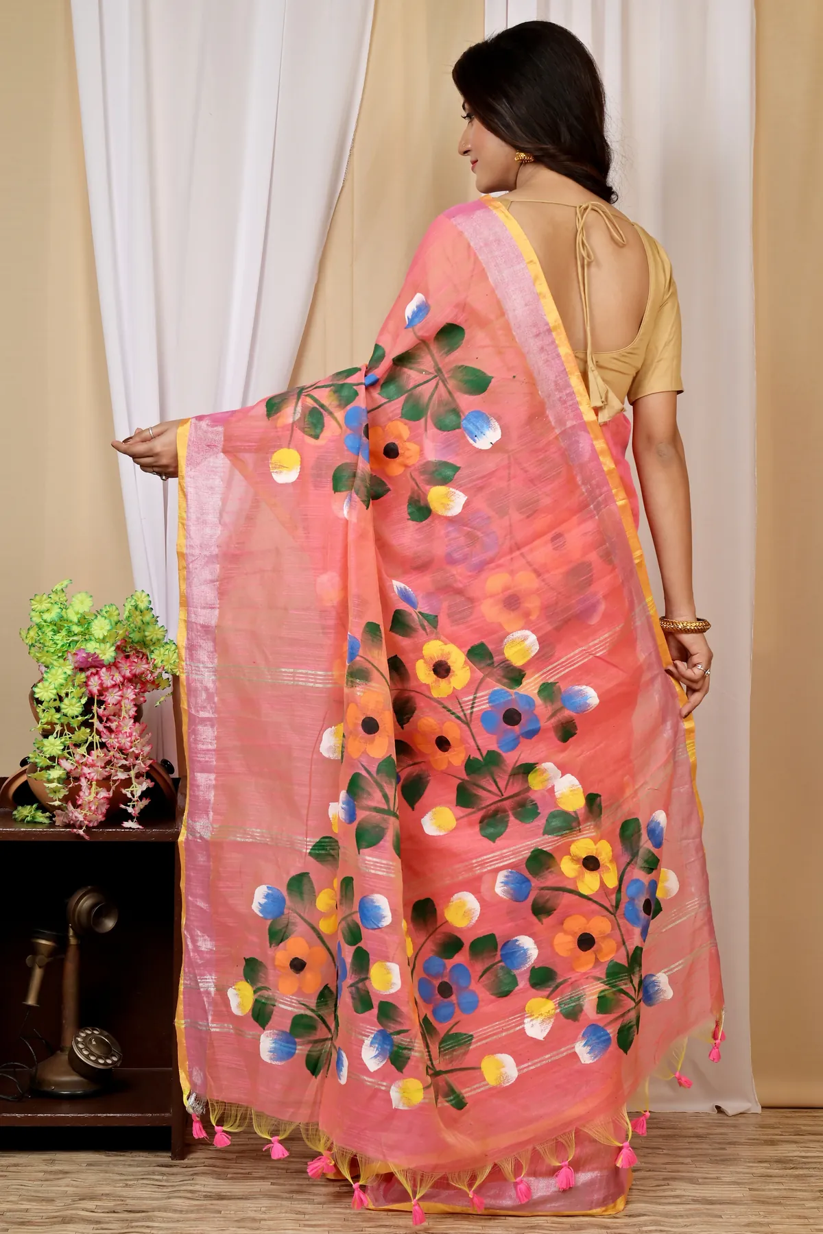 DipDiya Blended Cotton Peach Anito Timeless Bengal Hand Painted Sarees