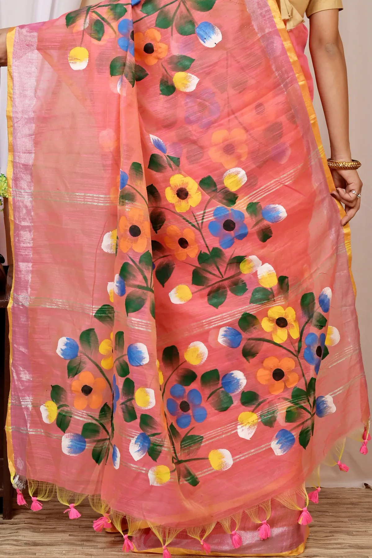 DipDiya Blended Cotton Peach Anito Timeless Bengal Hand Painted Sarees