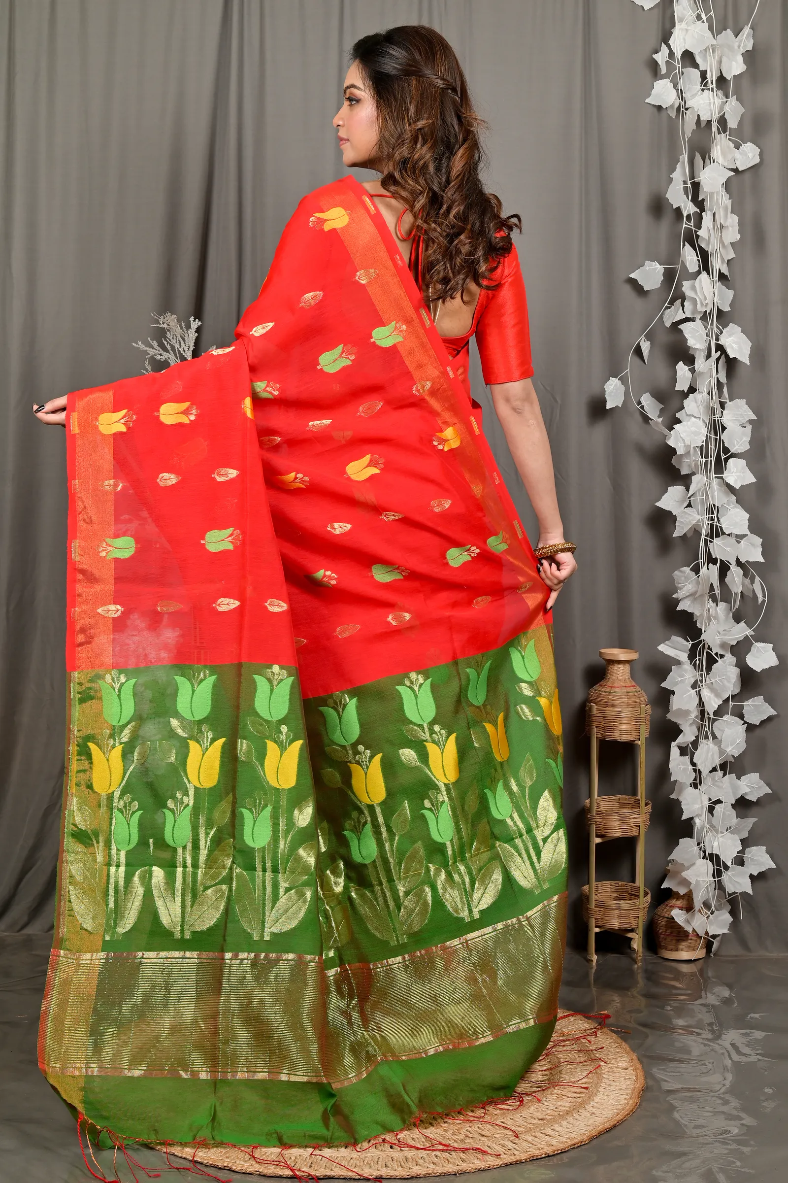 DipDiya Blended Cotton Red Green Foyani Grace of Bengal Handloom Sarees