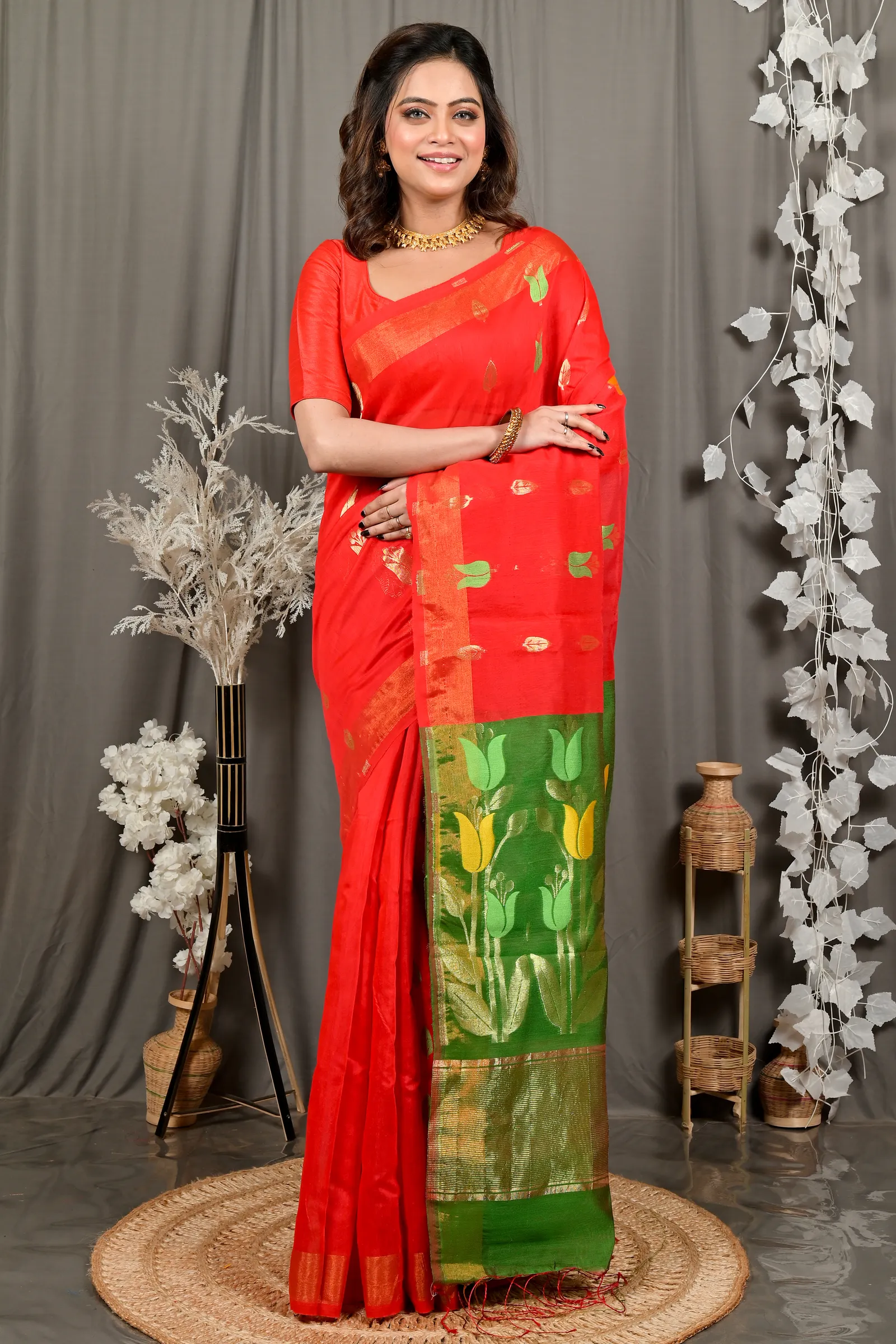 DipDiya Blended Cotton Red Green Foyani Grace of Bengal Handloom Sarees