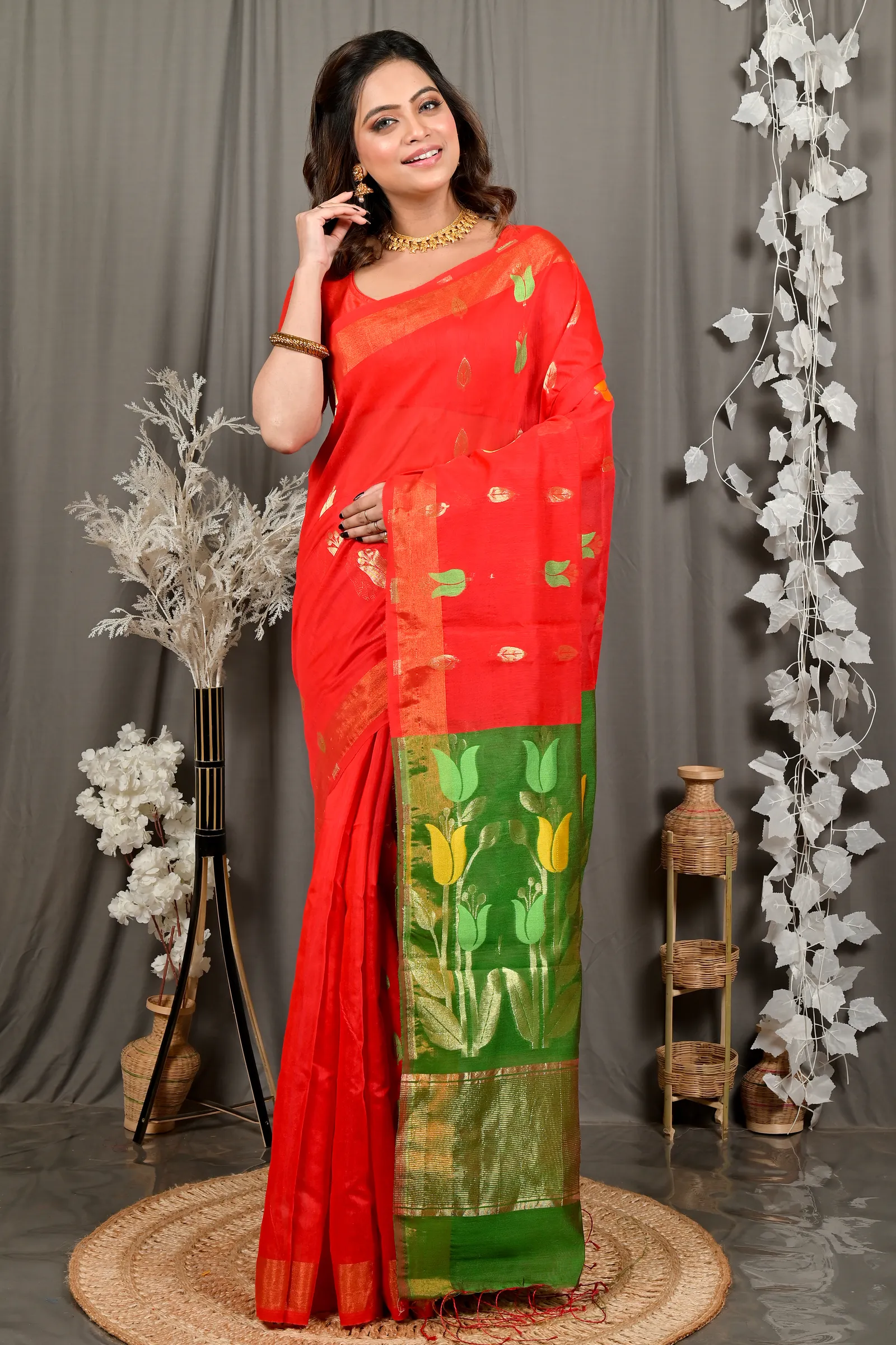 DipDiya Blended Cotton Red Green Foyani Grace of Bengal Handloom Sarees