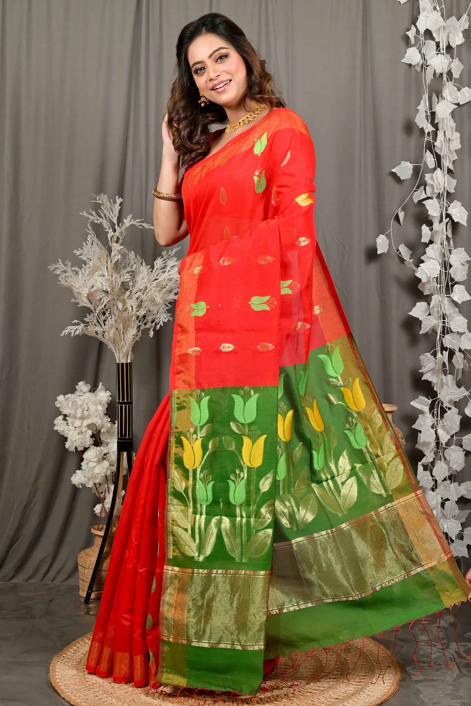 DipDiya Blended Cotton Red Green Foyani Grace of Bengal Handloom Sarees