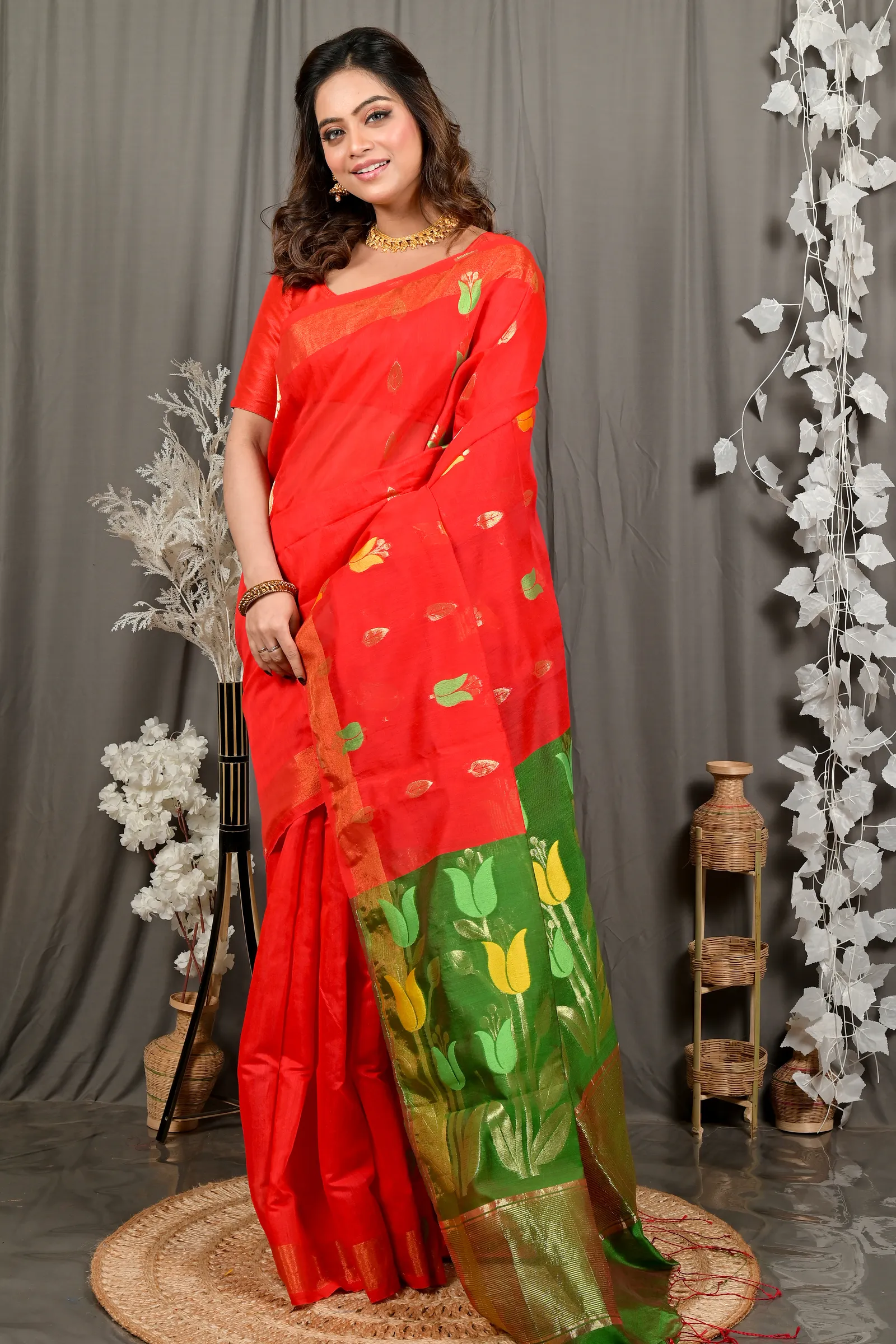 DipDiya Blended Cotton Red Green Foyani Grace of Bengal Handloom Sarees