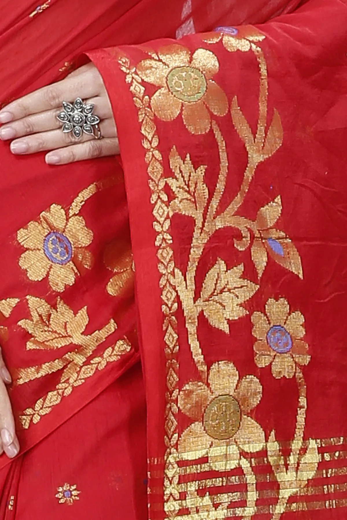 DipDiya Blended Cotton Red Neel Rooted in Bengal Handloom Sarees