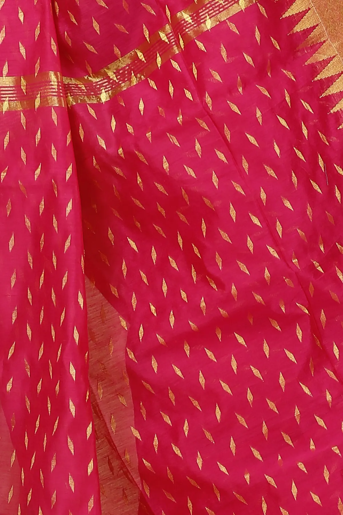 DipDiya Blended Cotton Red Prisha Loom to Love Handloom Sarees