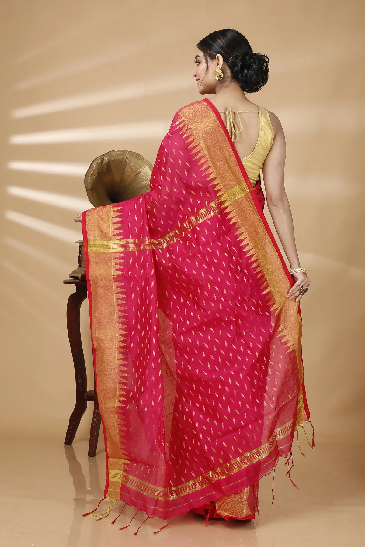DipDiya Blended Cotton Red Prisha Loom to Love Handloom Sarees