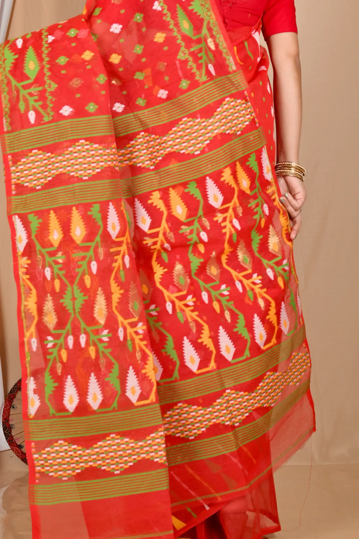 DipDiya Blended Cotton Red Rapkol Threads of Tradition Jamdani Sarees