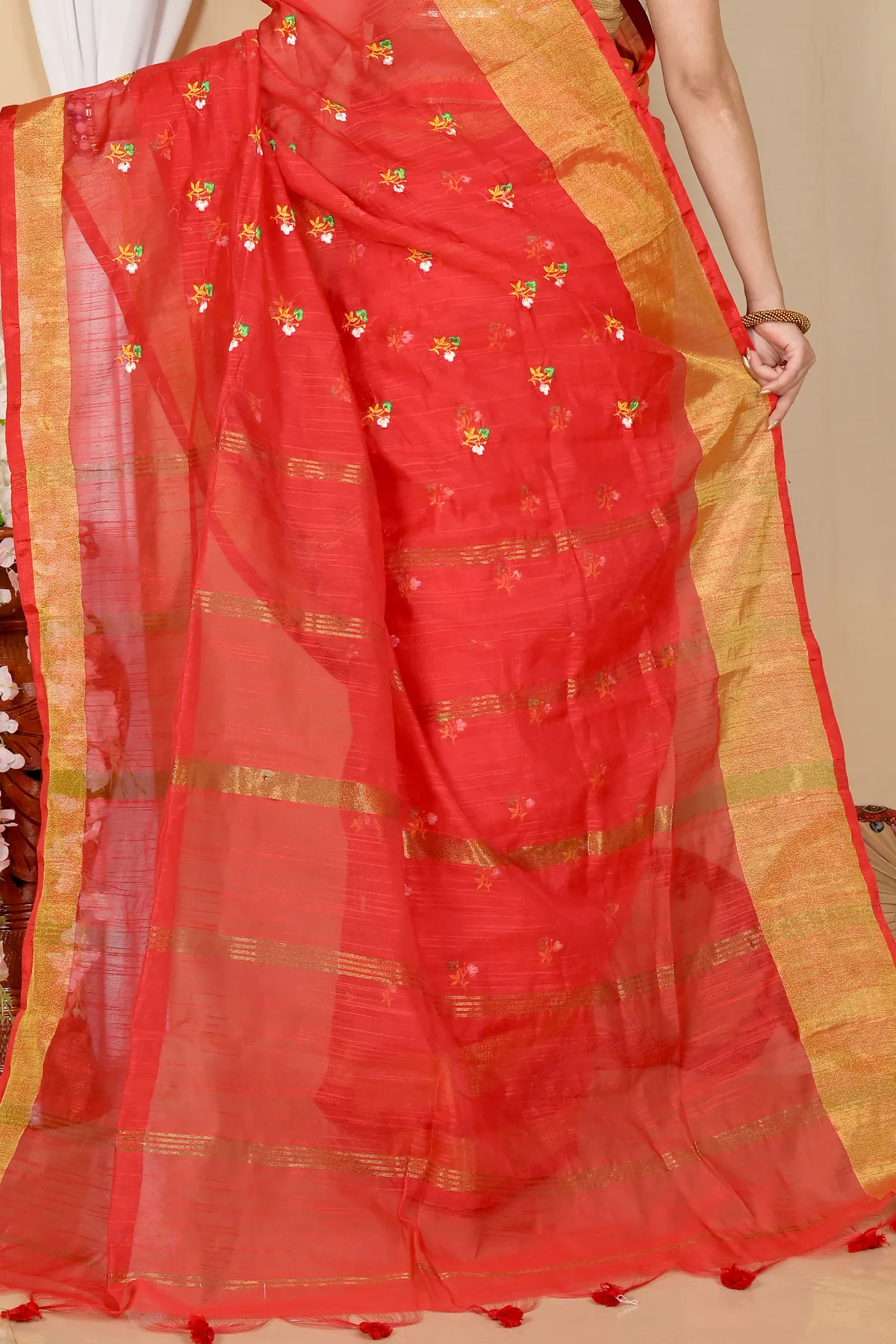 DipDiya Blended Cotton Red Slabaka Moli Bengal in Every Thread Handloom Sarees