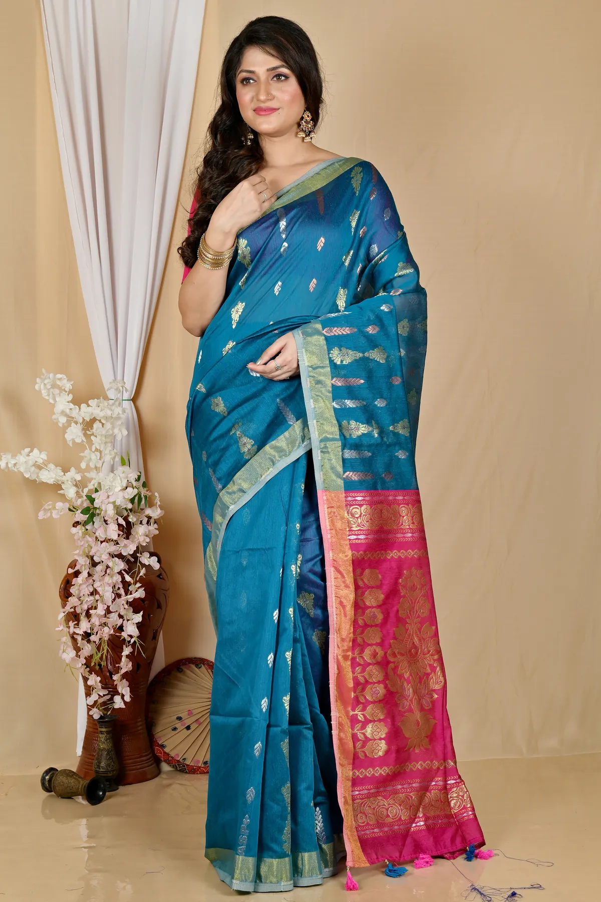 DipDiya Blended Cotton Royal Blue Samo Handcrafted Elegance Handloom Sarees