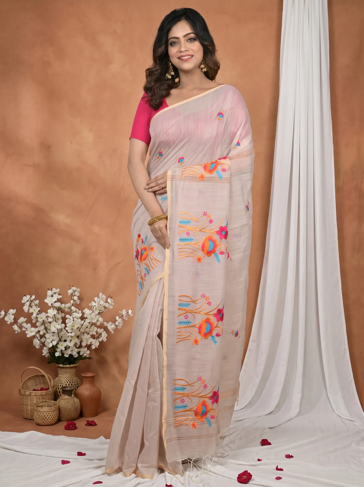 DipDiya Blended Cotton Smoke Grey Himika Bengali Heritage Embroidery Handloom sarees