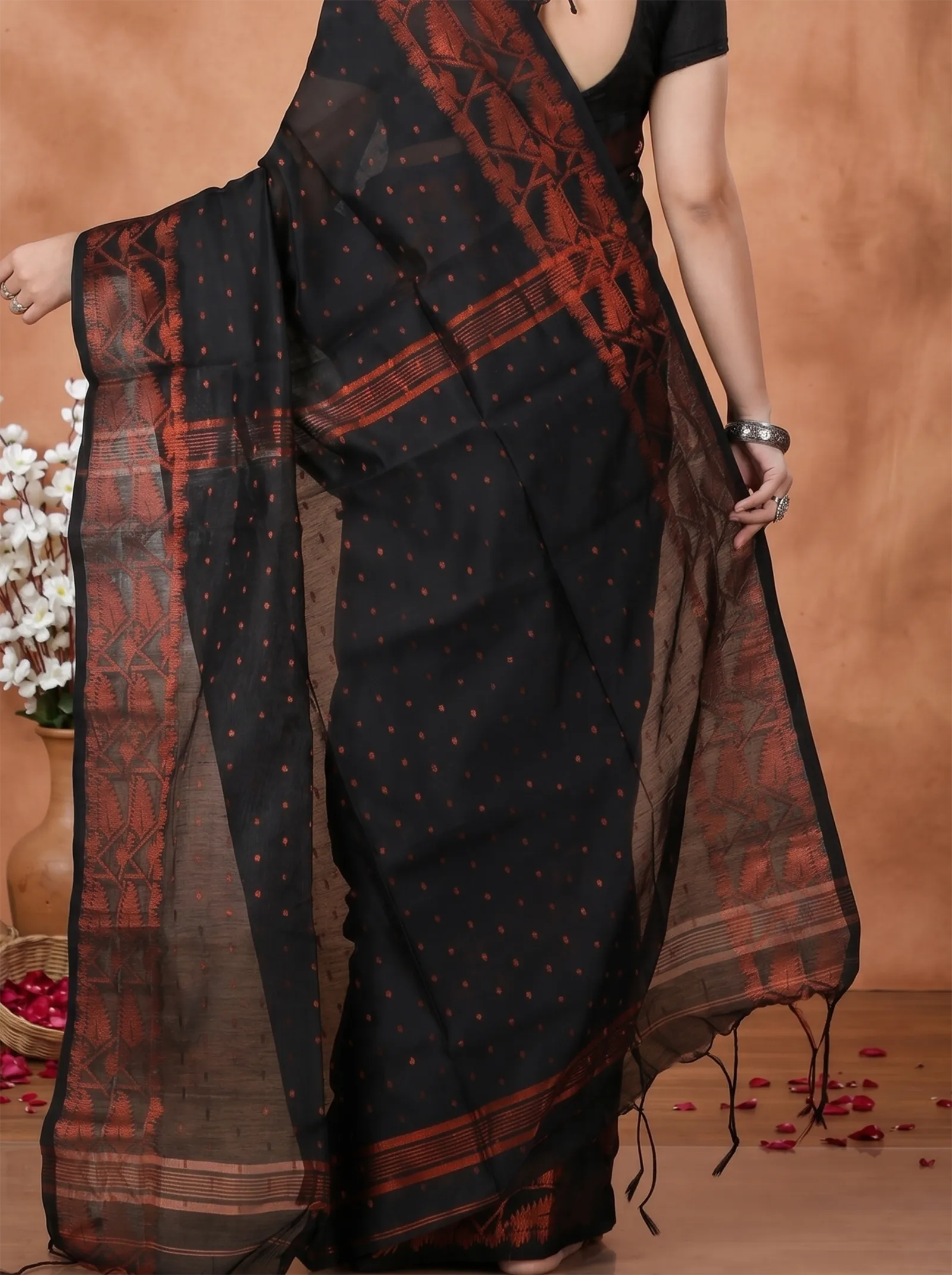 DipDiya Blended Cotton  Traditional Bengali Black Artisan Crafted Temo Handloom Saree