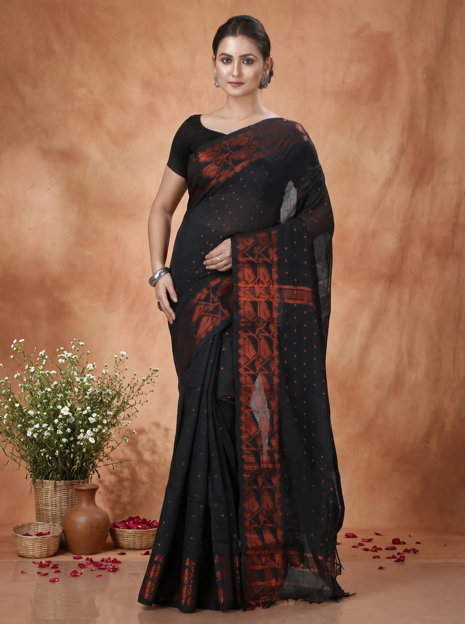 DipDiya Blended Cotton  Traditional Bengali Black Artisan Crafted Temo Handloom Saree