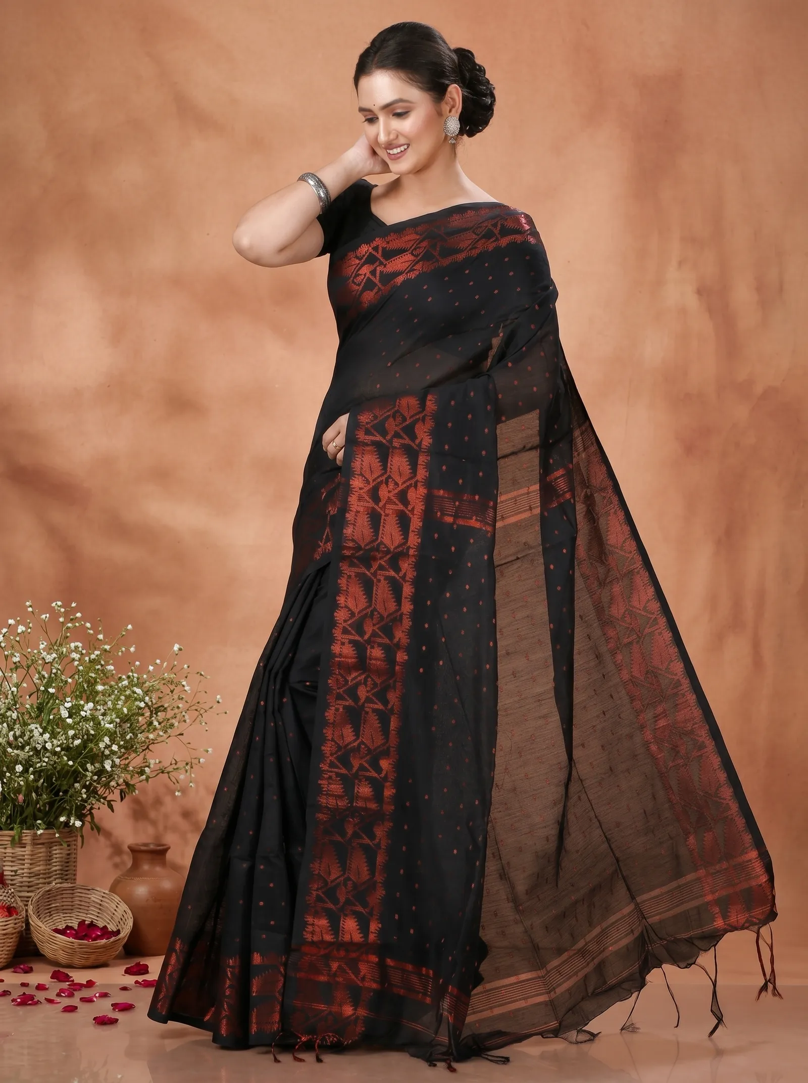 DipDiya Blended Cotton  Traditional Bengali Black Artisan Crafted Temo Handloom Saree
