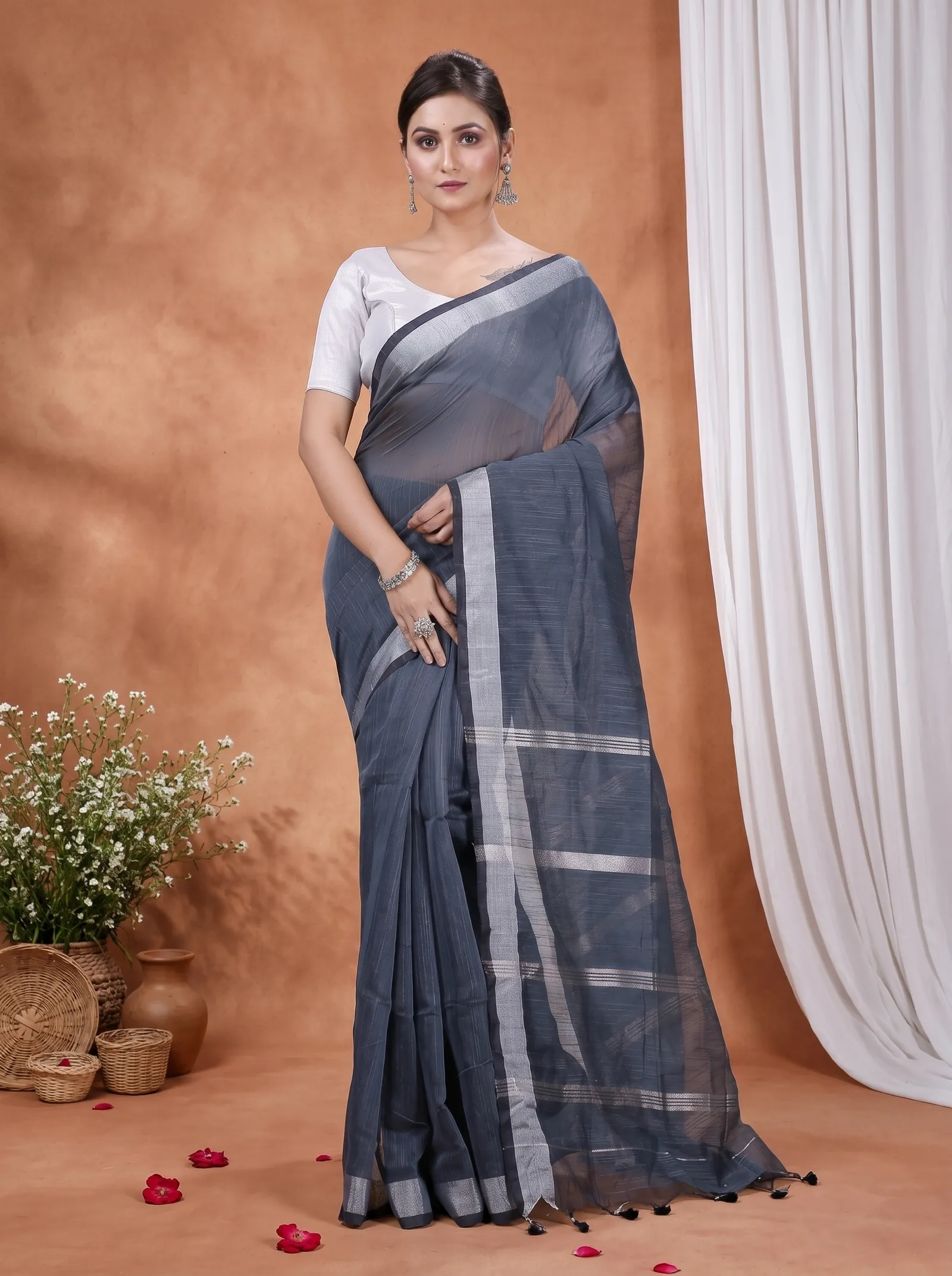 DipDiya Blended Cotton  Traditional Bengali Black Artisan Crafted Toshini Handloom Saree