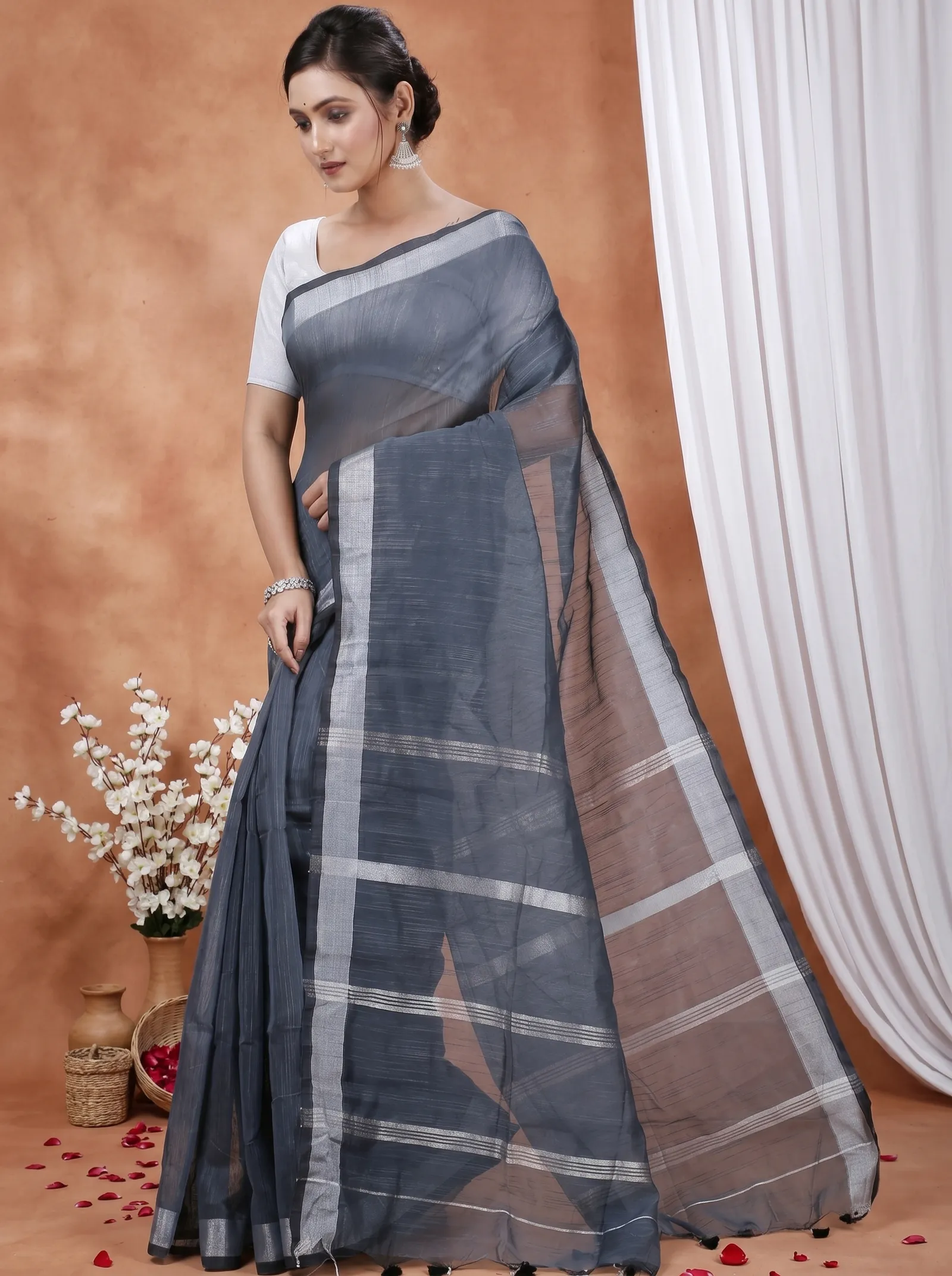 DipDiya Blended Cotton  Traditional Bengali Black Artisan Crafted Toshini Handloom Saree
