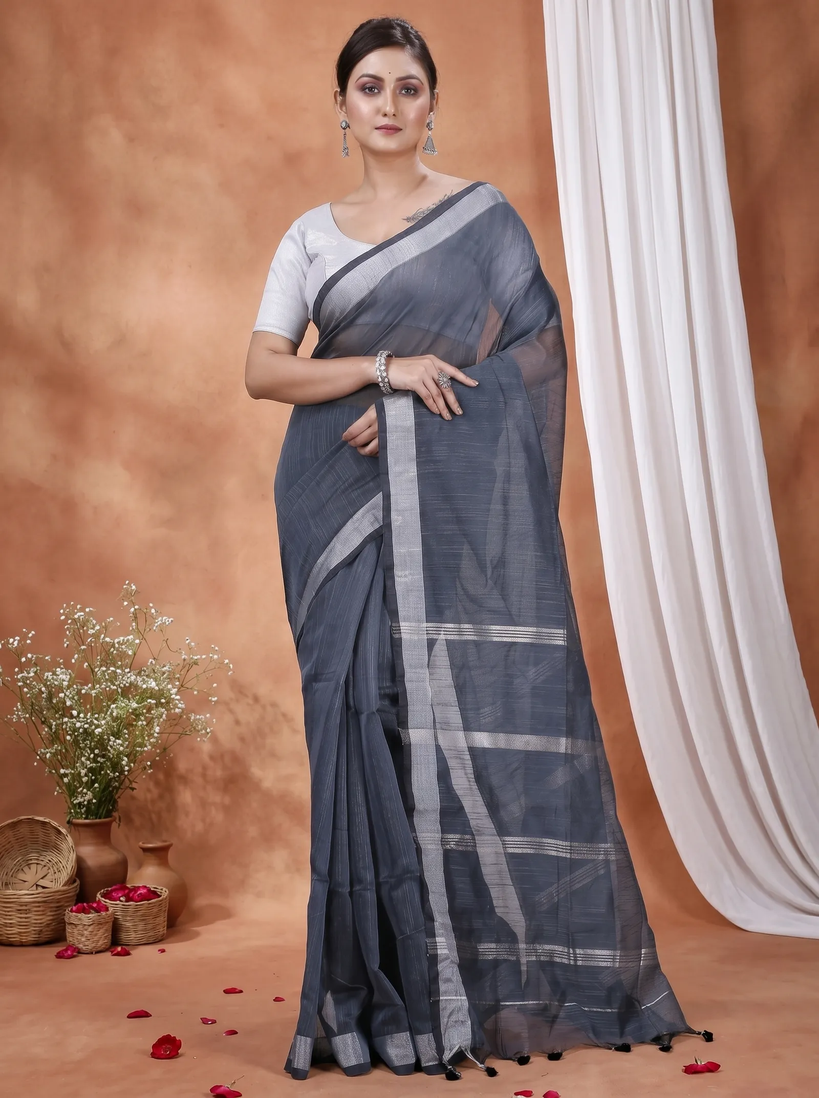 DipDiya Blended Cotton  Traditional Bengali Black Artisan Crafted Toshini Handloom Saree