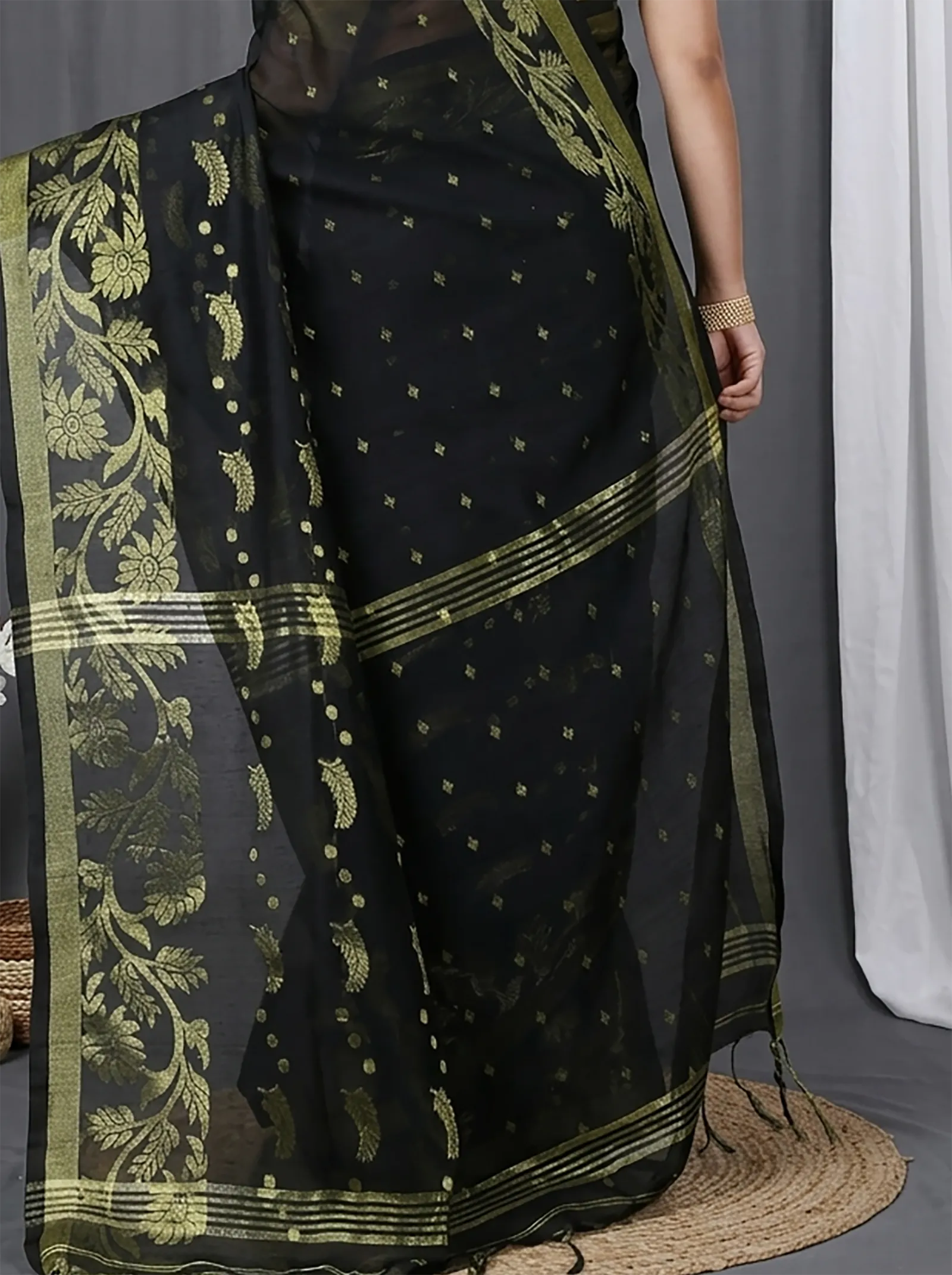 DipDiya Blended Cotton  Traditional Bengali Black Artisan Crafted Turik Handloom Saree