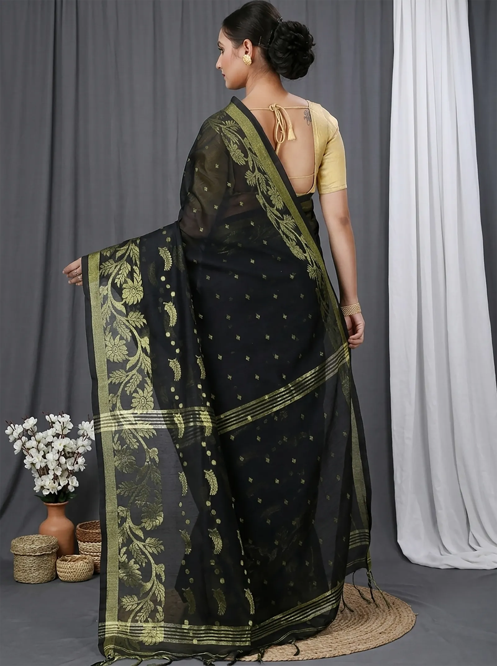 DipDiya Blended Cotton  Traditional Bengali Black Artisan Crafted Turik Handloom Saree