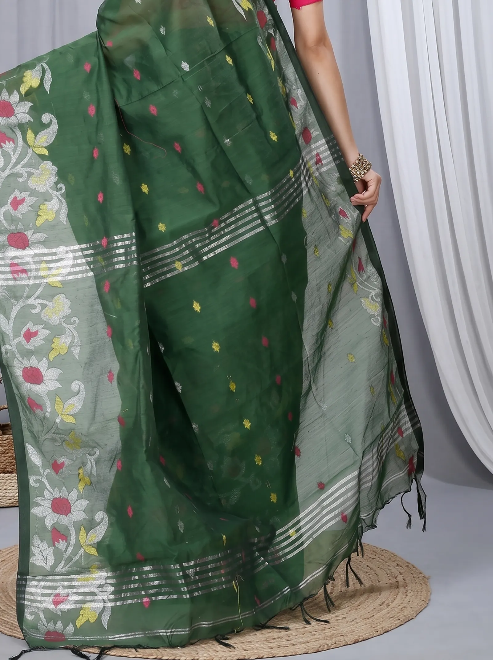 DipDiya Blended Cotton  Traditional Bengali Botel Green Artisan Crafted Nisa Handloom Saree