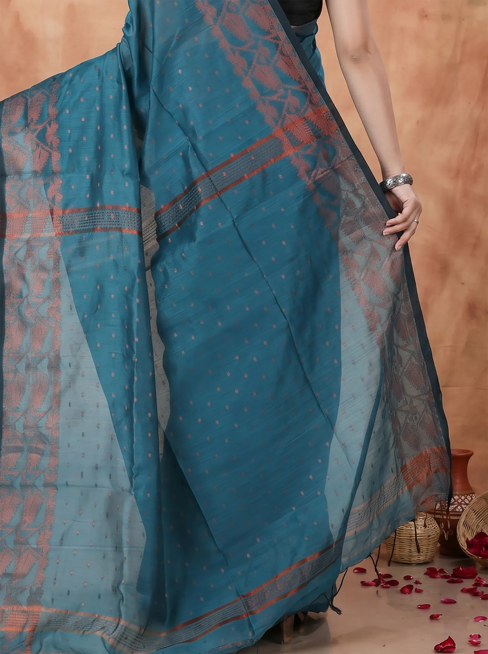DipDiya Blended Cotton  Traditional Bengali Botel Green Artisan Crafted Temo Handloom Saree