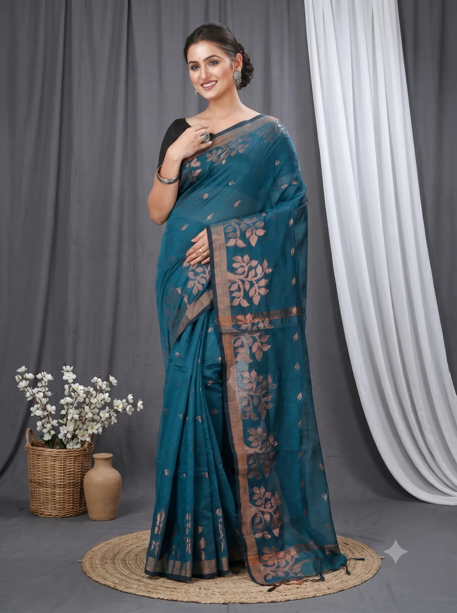 DipDiya Blended Cotton  Traditional Bengali Botel Green Artisan Crafted Tina Handloom Saree