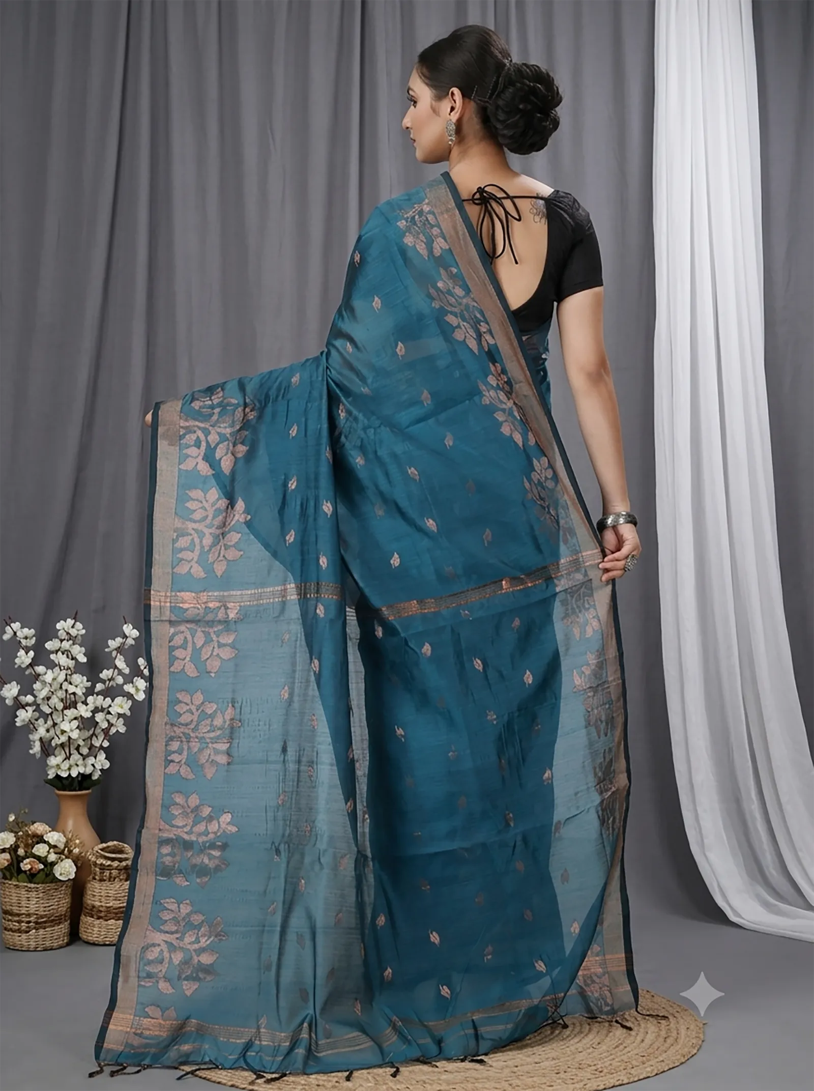 DipDiya Blended Cotton  Traditional Bengali Botel Green Artisan Crafted Tina Handloom Saree