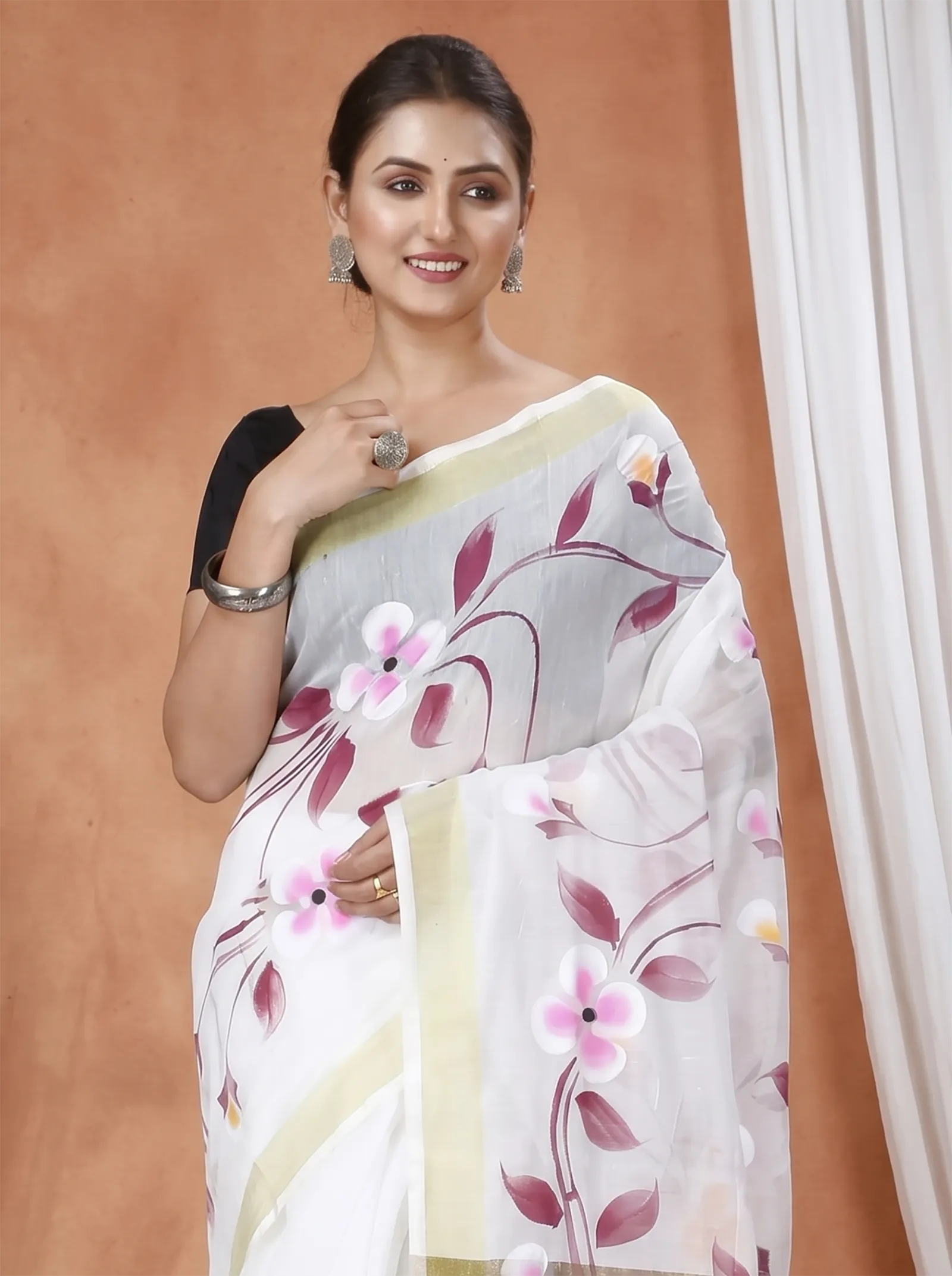 DipDiya Blended Cotton  Traditional Bengali Cream Artisan Crafted Tonika Hand Painted Saree