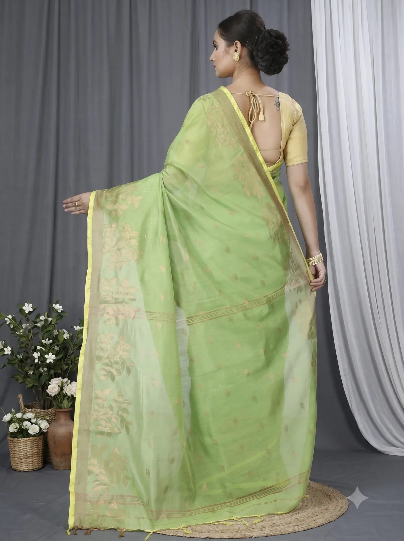 DipDiya Blended Cotton  Traditional Bengali Green Artisan Crafted Tina Handloom Saree