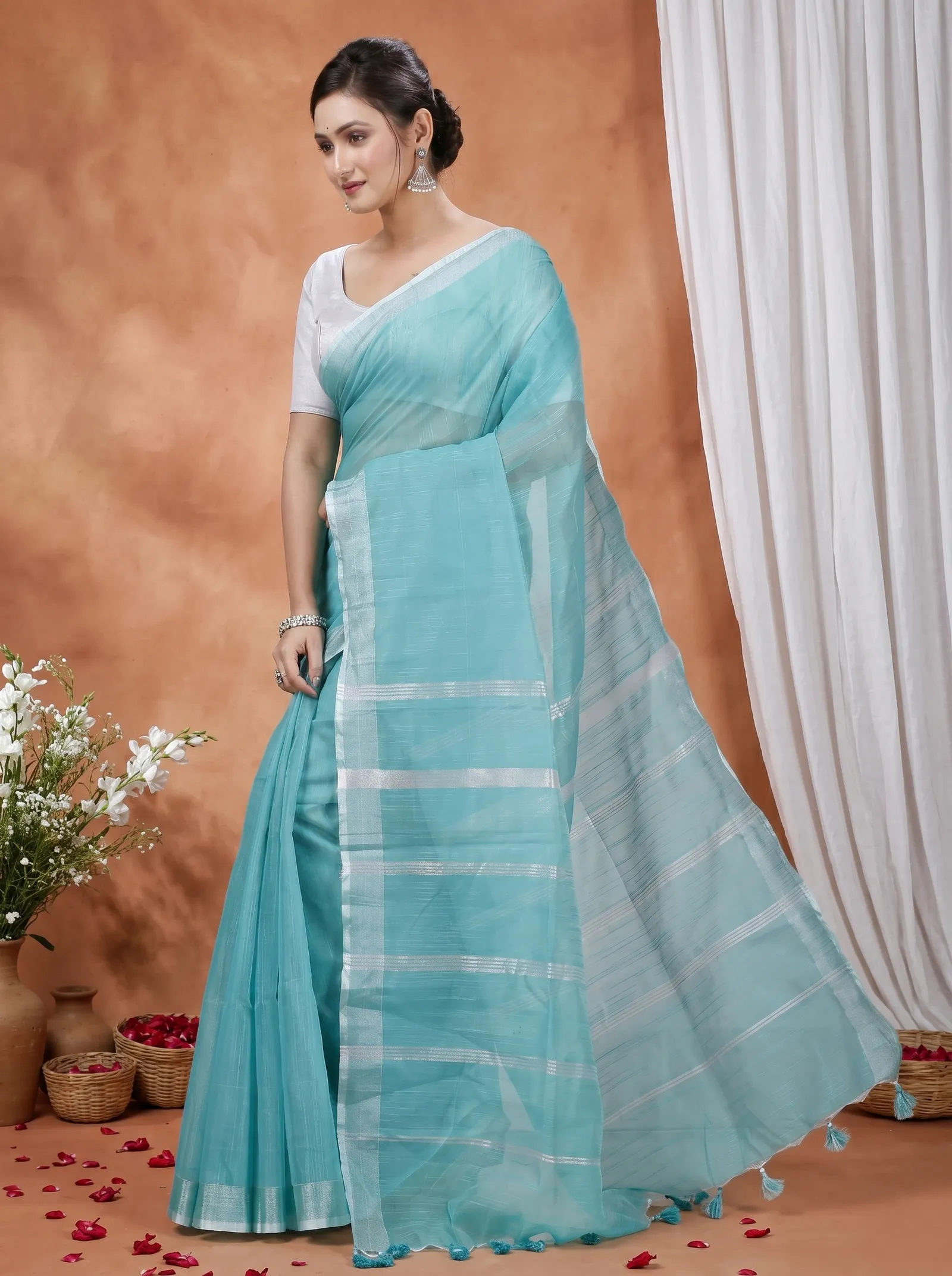 DipDiya Blended Cotton  Traditional Bengali Green Artisan Crafted Toshini Handloom Saree