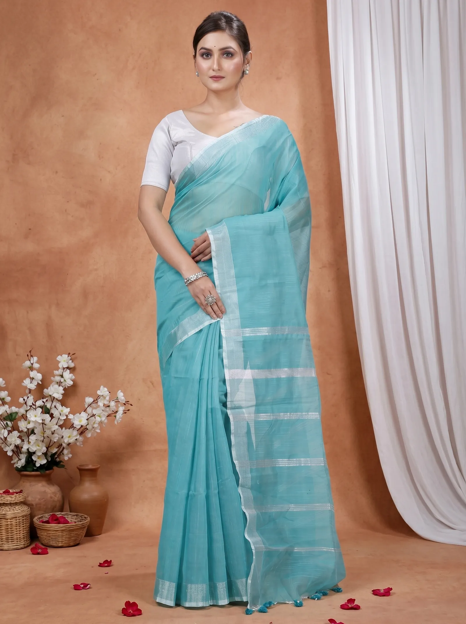 DipDiya Blended Cotton  Traditional Bengali Green Artisan Crafted Toshini Handloom Saree