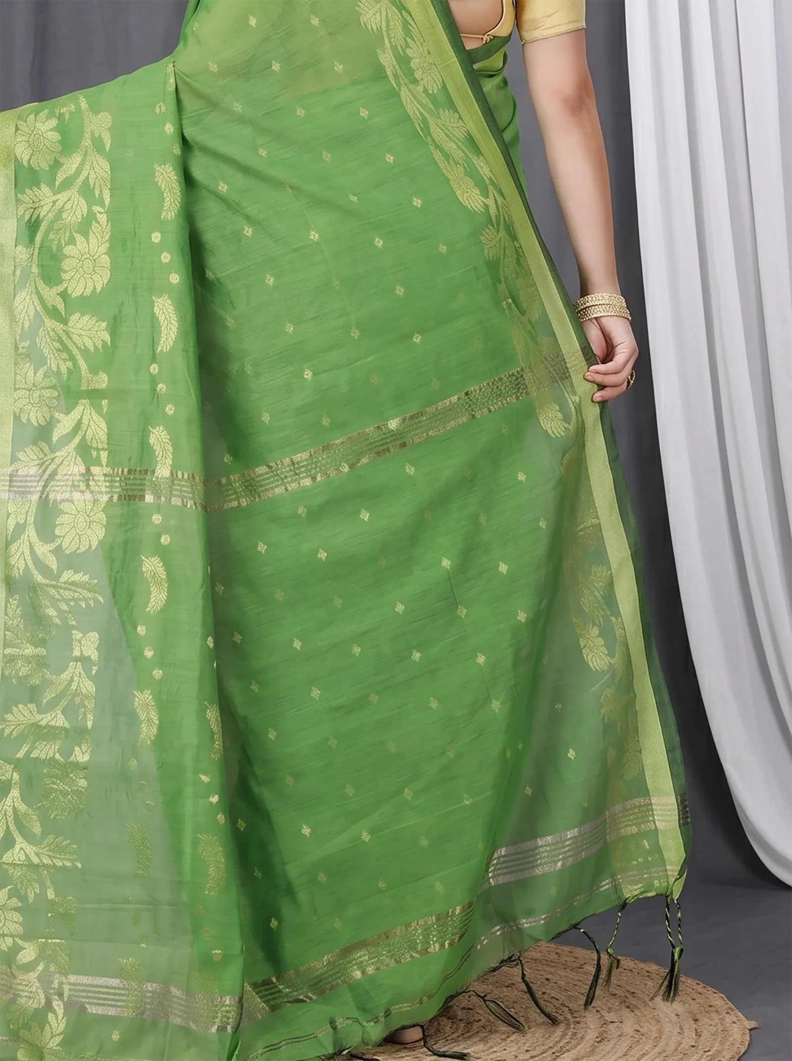 DipDiya Blended Cotton  Traditional Bengali Green Artisan Crafted Turik Handloom Saree
