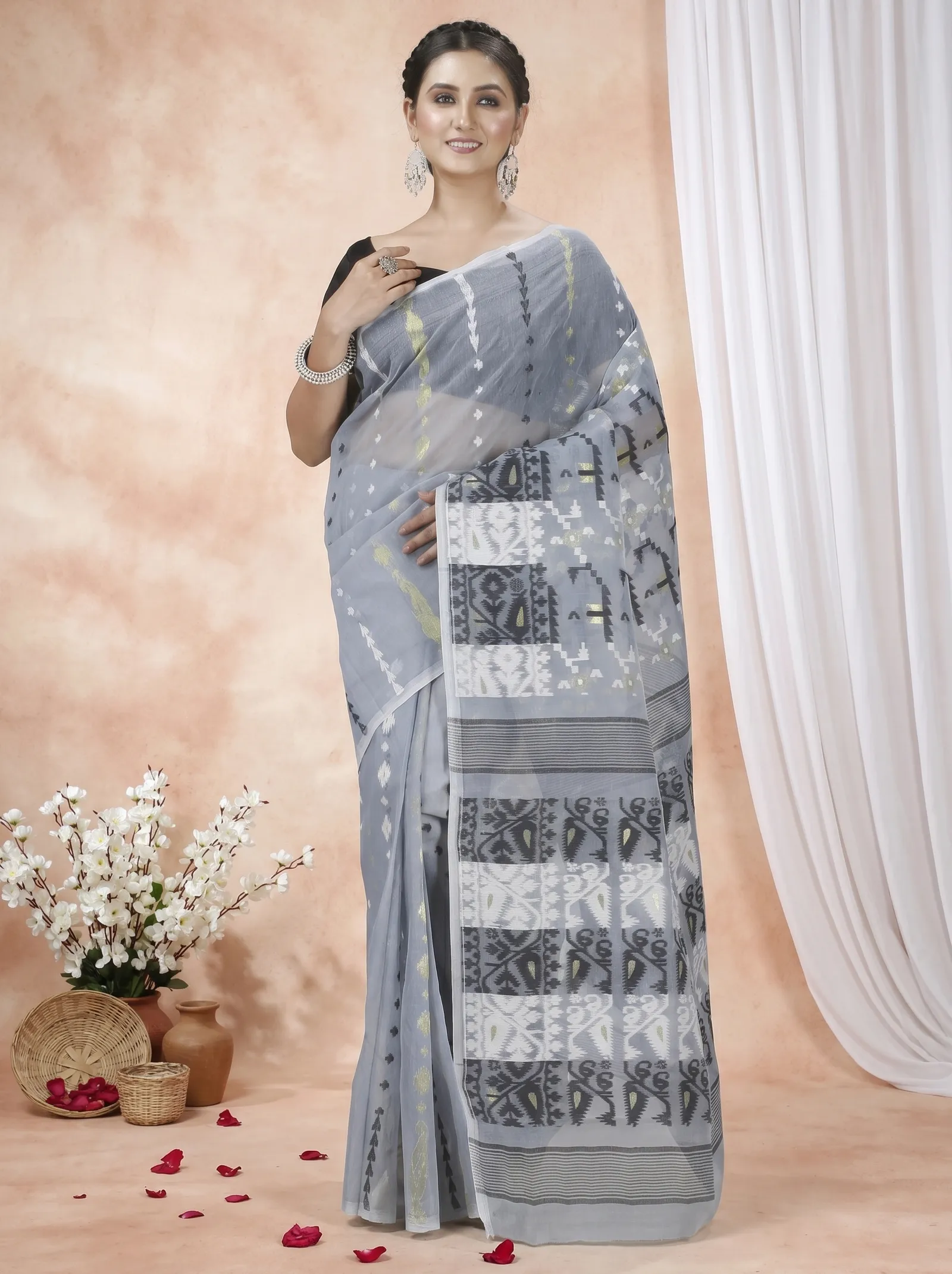 DipDiya Blended Cotton  Traditional Bengali Grey Artisan Crafted Jaya Jamdani Saree