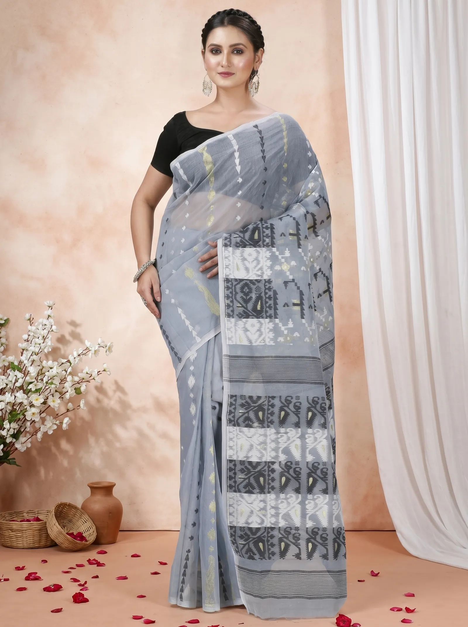 DipDiya Blended Cotton  Traditional Bengali Grey Artisan Crafted Jaya Jamdani Saree