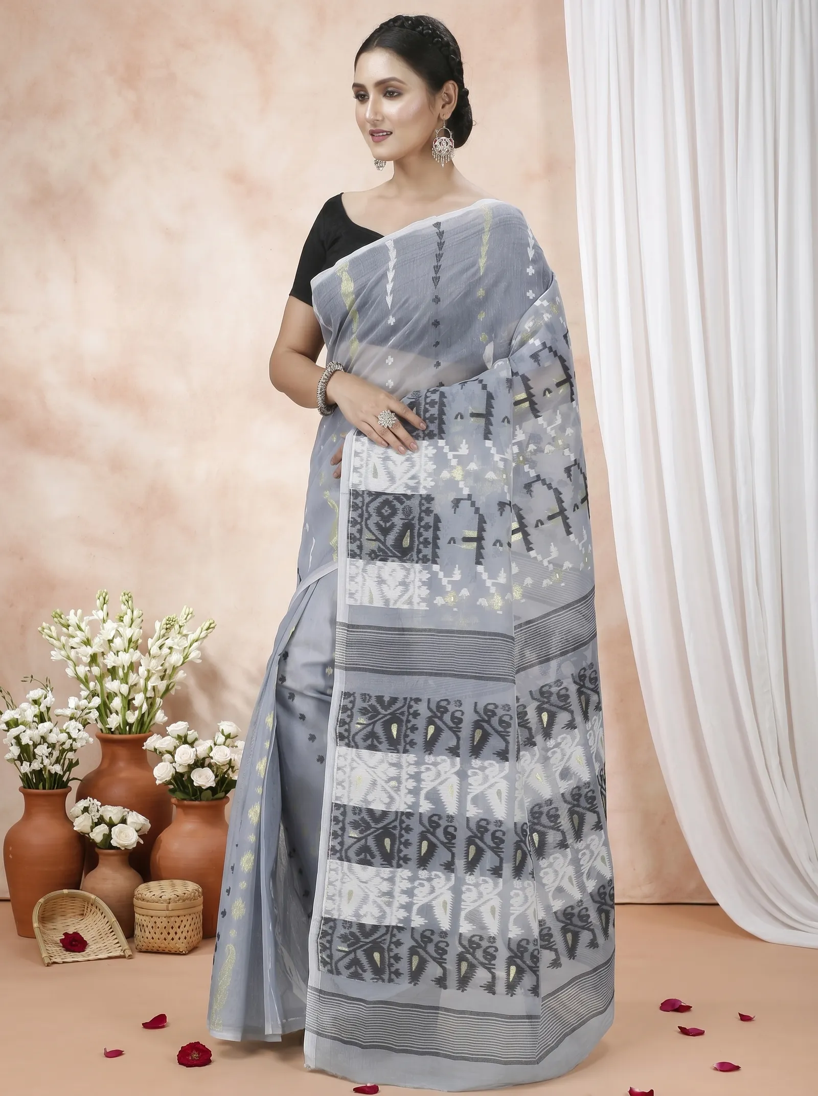 DipDiya Blended Cotton  Traditional Bengali Grey Artisan Crafted Jaya Jamdani Saree