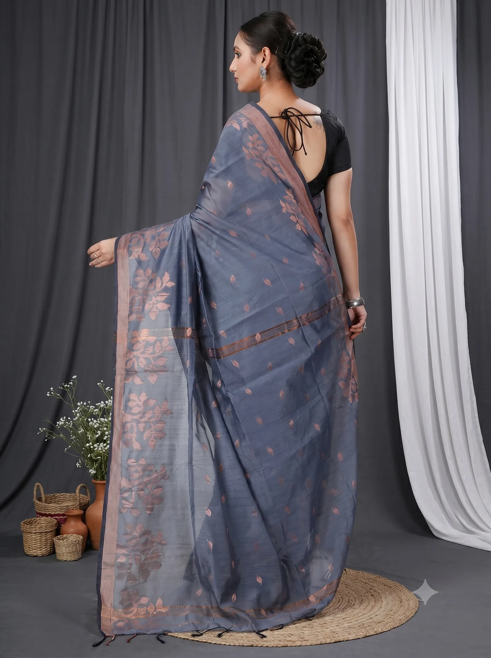 DipDiya Blended Cotton  Traditional Bengali Grey Artisan Crafted Tina Handloom Saree