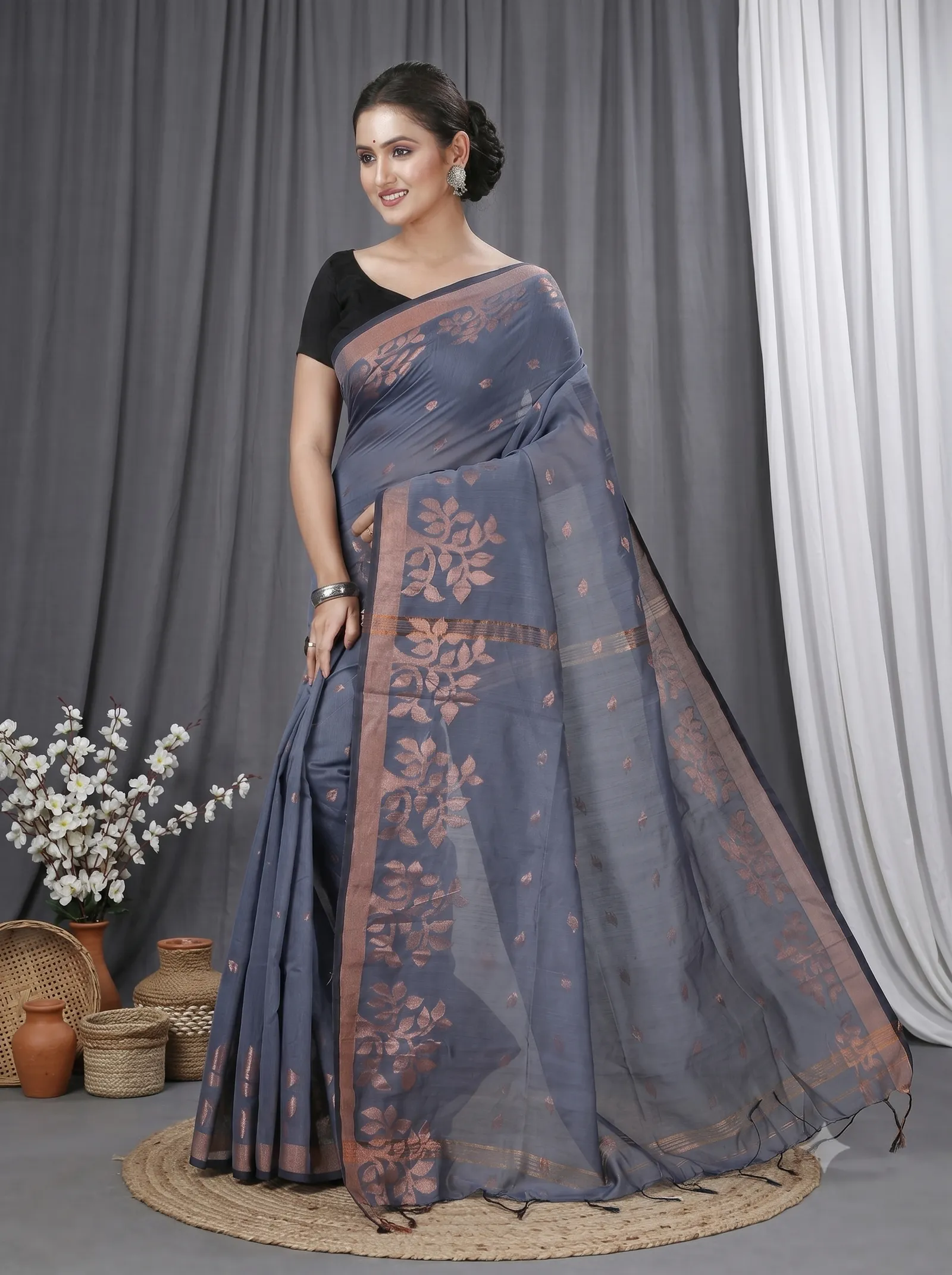 DipDiya Blended Cotton  Traditional Bengali Grey Artisan Crafted Tina Handloom Saree