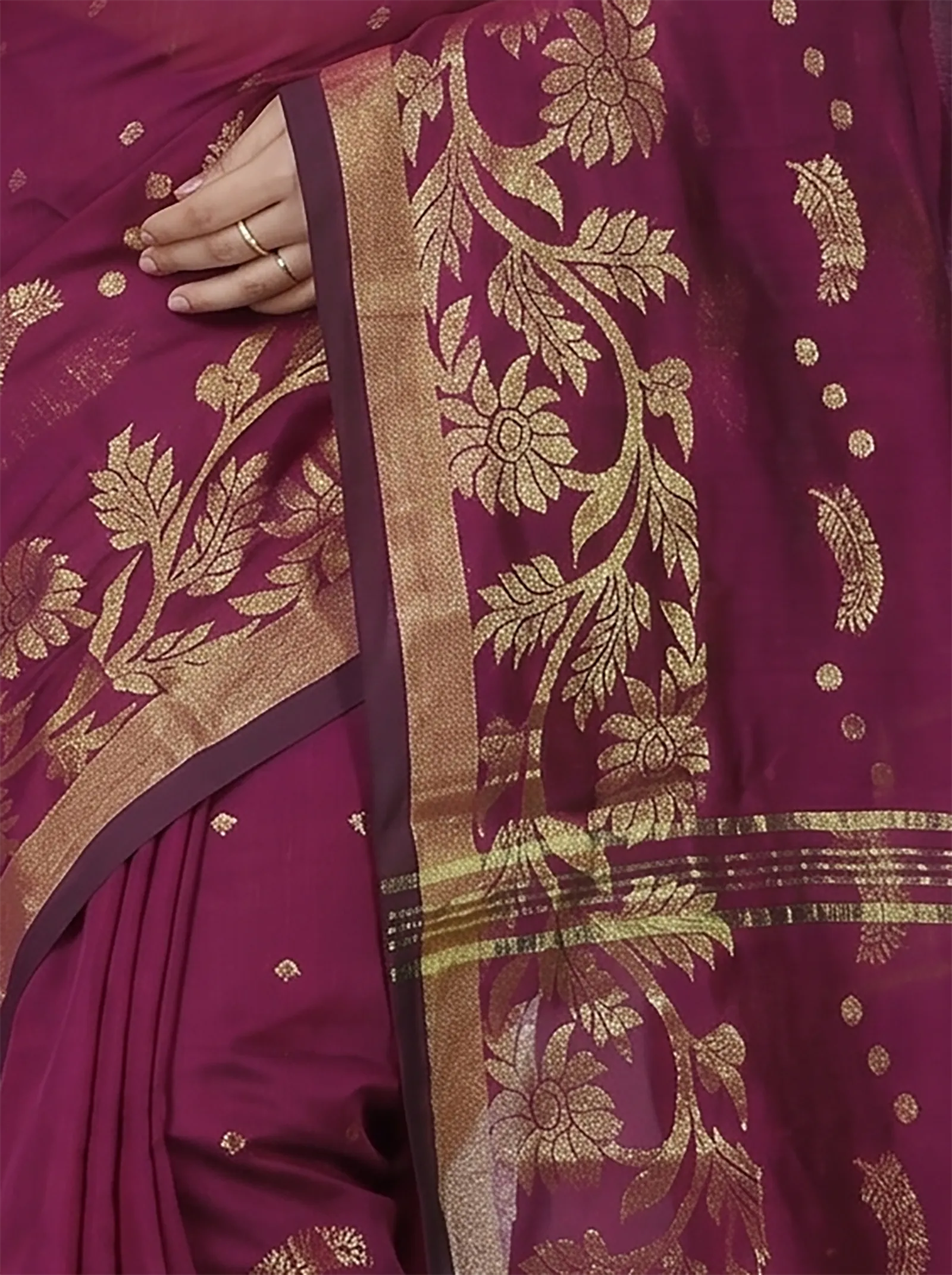 DipDiya Blended Cotton  Traditional Bengali Maroon Artisan Crafted Turik Handloom Saree