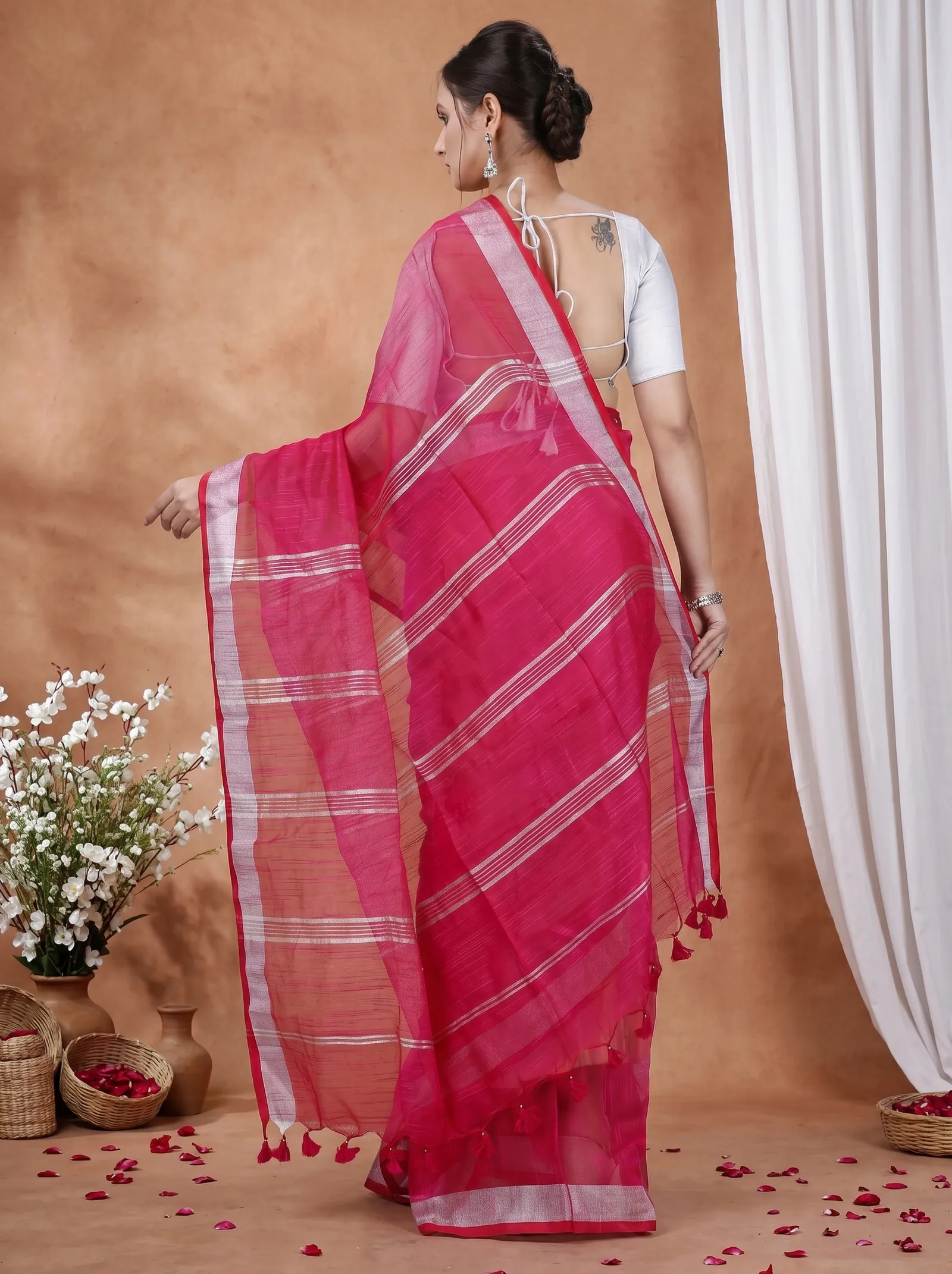 DipDiya Blended Cotton  Traditional Bengali Pink Artisan Crafted Toshini Handloom Saree