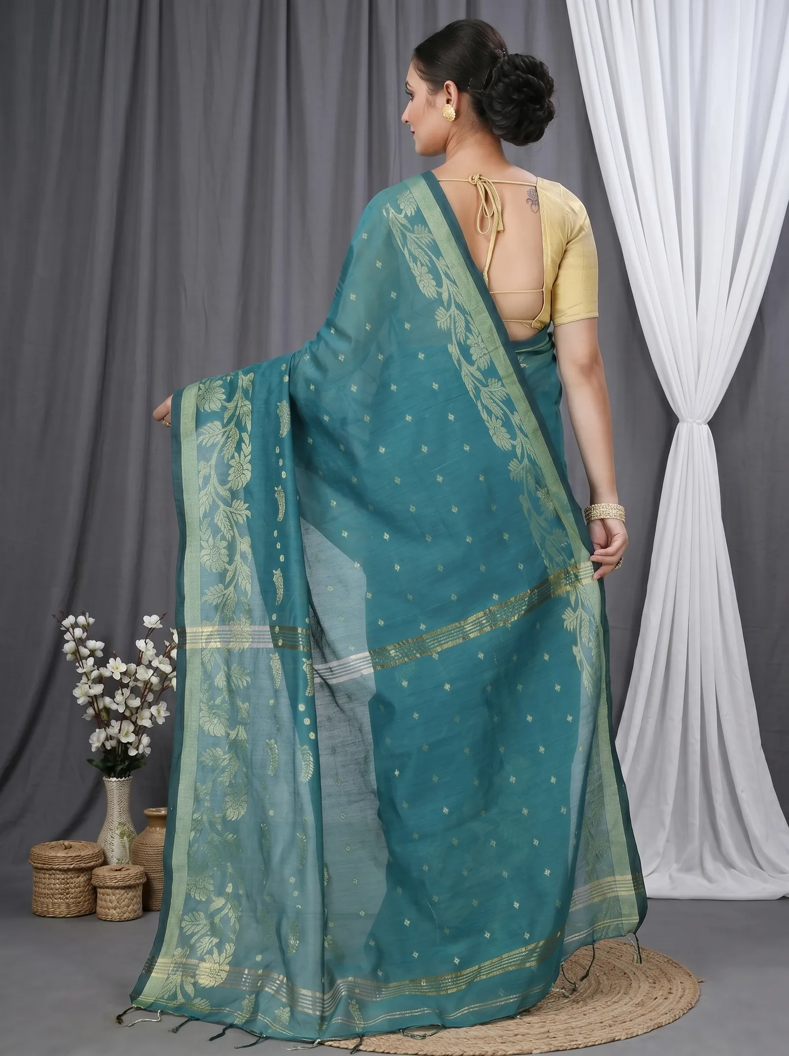 DipDiya Blended Cotton  Traditional Bengali See Green Artisan Crafted Turik Handloom Saree
