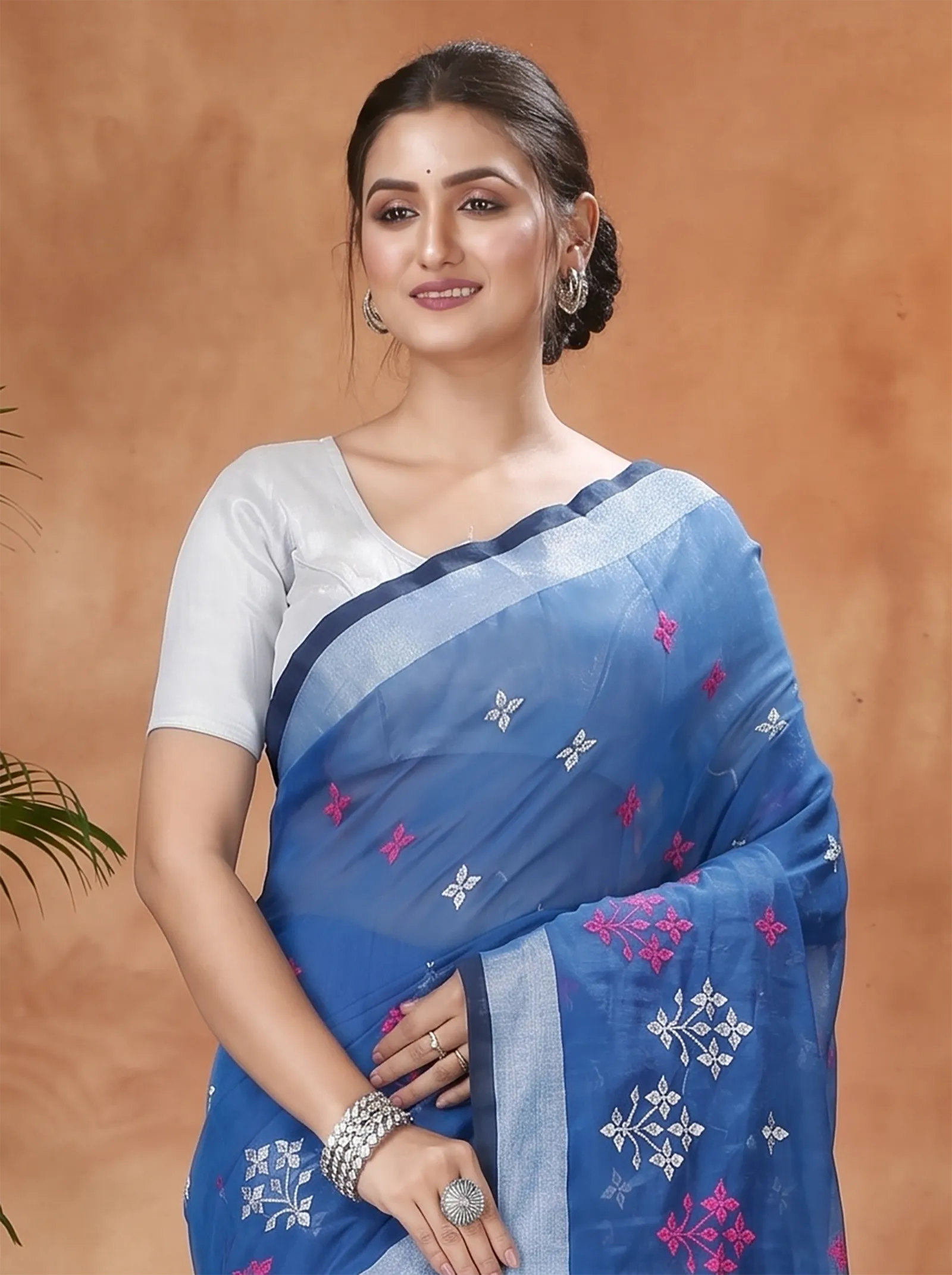 DipDiya Blended Cotton  Traditional Bengali Sky Blue Artisan Crafted Tamasi Handloom Saree