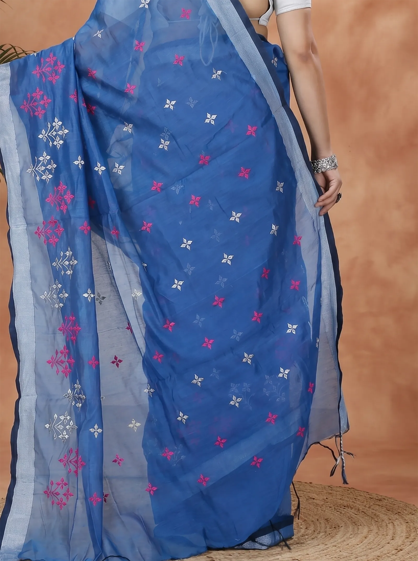 DipDiya Blended Cotton  Traditional Bengali Sky Blue Artisan Crafted Tamasi Handloom Saree
