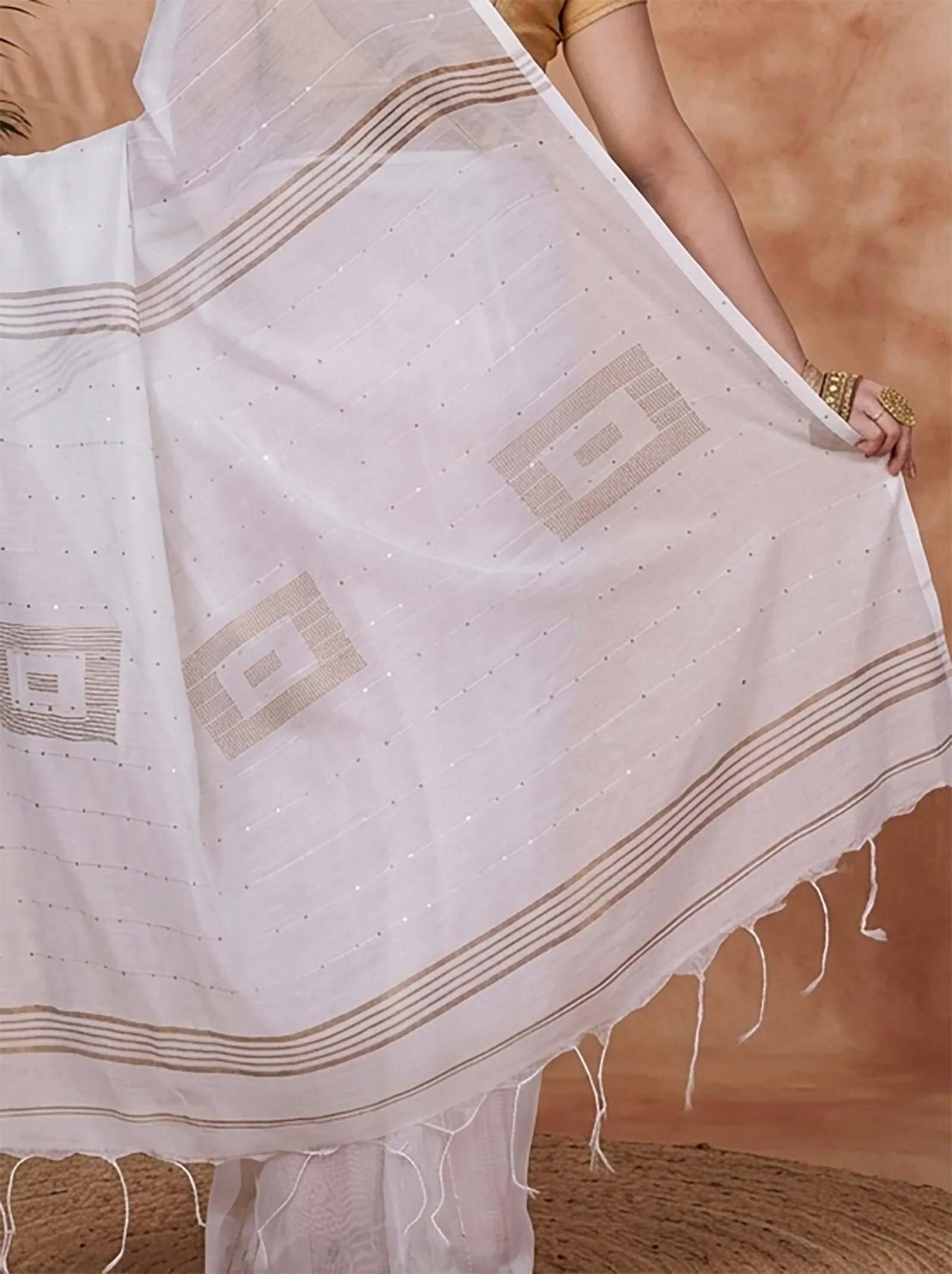 DipDiya Blended Cotton  Traditional Bengali White Artisan Crafted Sequence Handloom Saree