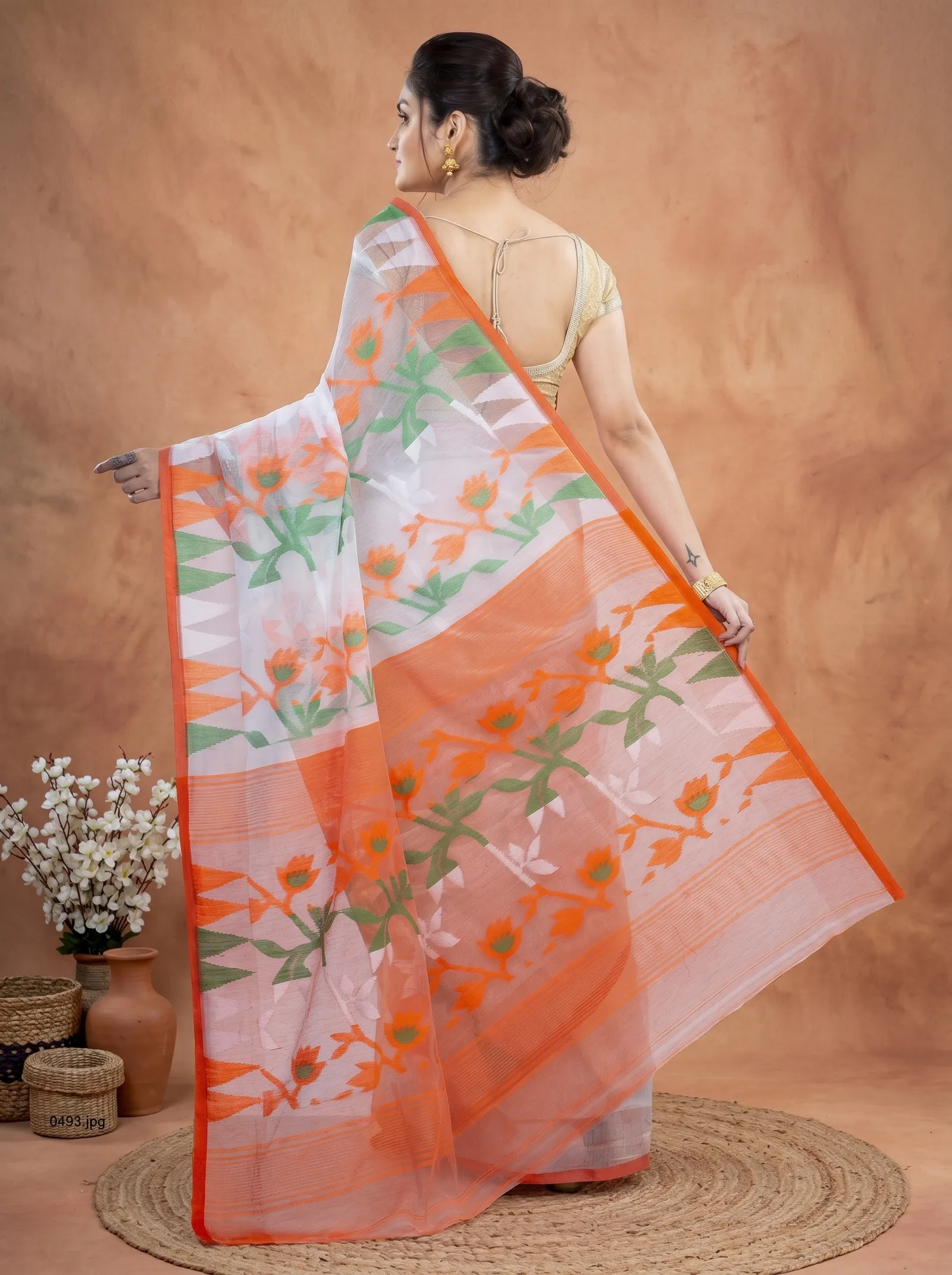 DipDiya Blended Cotton  Traditional Bengali White Orange Artisan Crafted Moha Jamdani Jamdani Saree