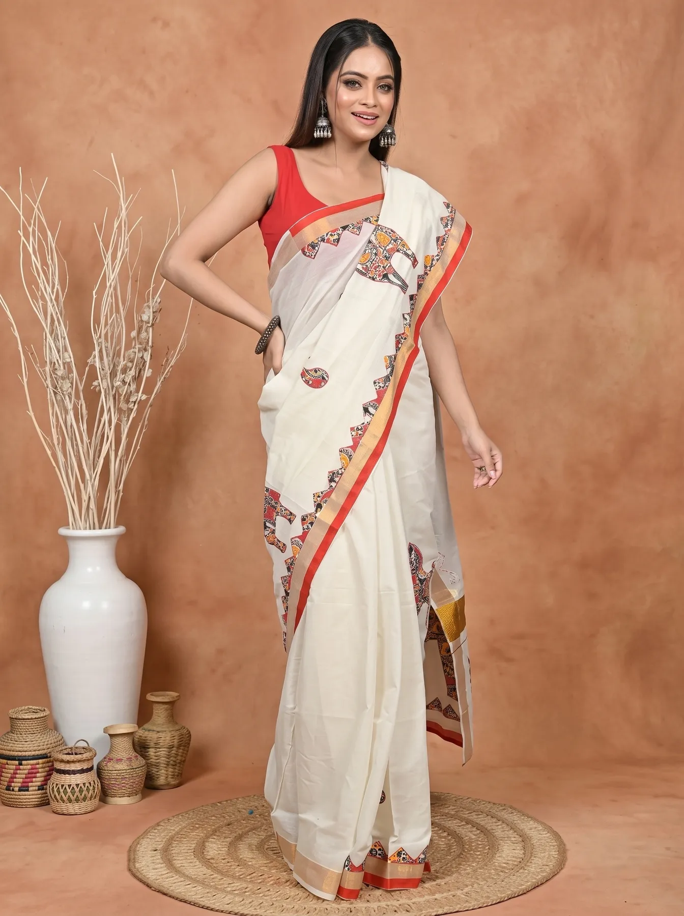 DipDiya Blended Cotton White and Red Aplika Mix Heritage of Bengali Applique Sarees