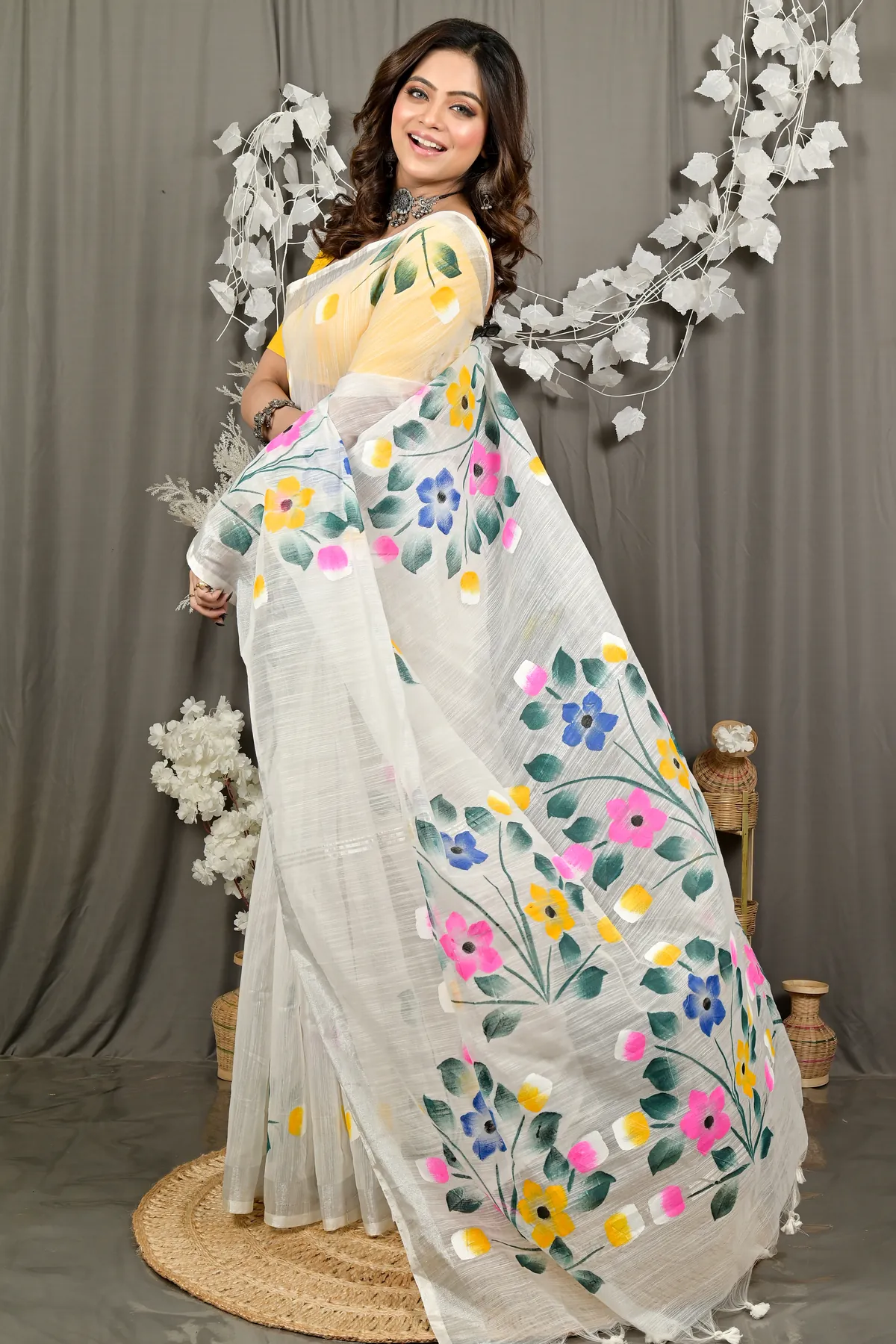 DipDiya Blended Cotton White Anito Heritage Elegance Hand Painted Sarees
